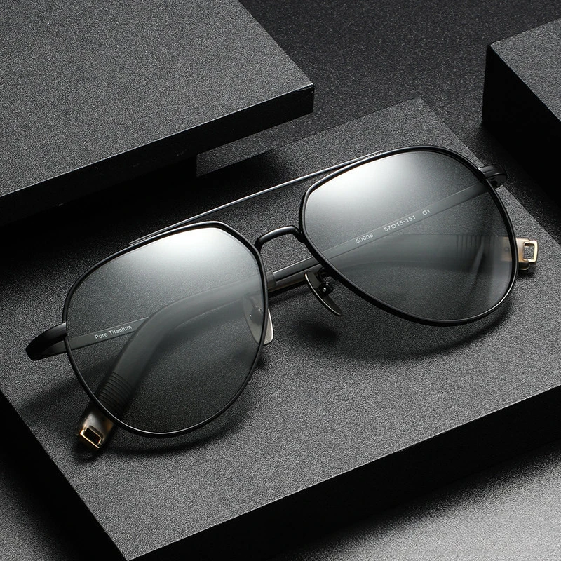 New Color Changing Polarized Glasses, Sunglasses, Pure Titanium Frame Minimalist and Fashionable Men's Sunglasses Classic Style
New Color Changing Polarized Glasses, Sunglasses, Pure Titanium Frame Minimalist and Fashionable Men's Sunglasses Classic Style