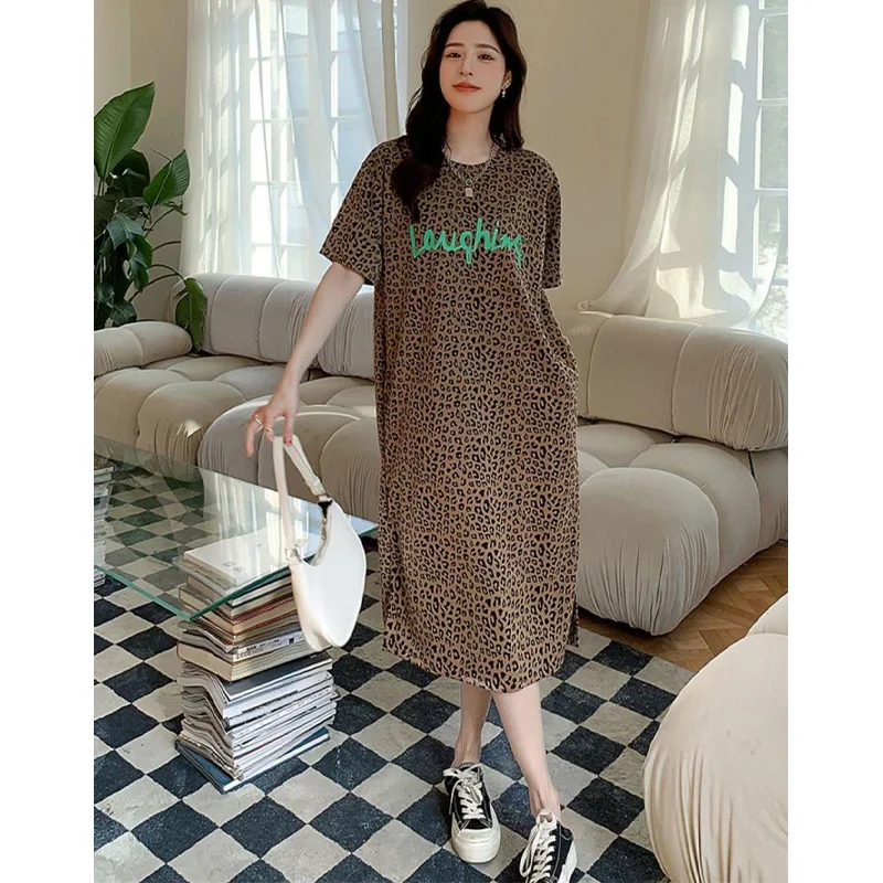 Office Lady Fashion Leopard Loose O-neck Cotton Dresses Summer Y2K Letter Printing Casual Short Sleeve Pocket Dress for Women
Office Lady Fashion Leopard Loose O-neck Cotton Dresses Summer Y2K Letter Printing Casual Short Sleeve Pocket Dress for Women