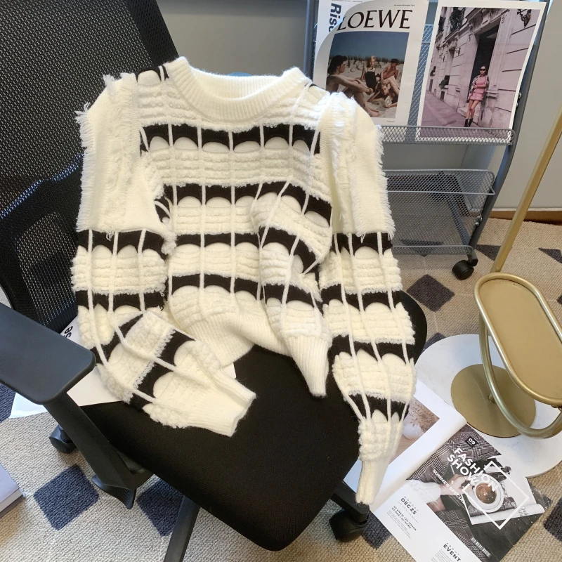 2024 Women's New Striped Knitted Sweater Fall Winter Fashion Design Sense Fringed Sweater Lady Korean Pullover Bubble Sleeve Top
2024 Women's New Striped Knitted Sweater Fall Winter Fashion Design Sense Fringed Sweater Lady Korean Pullover Bubble Sleeve Top
