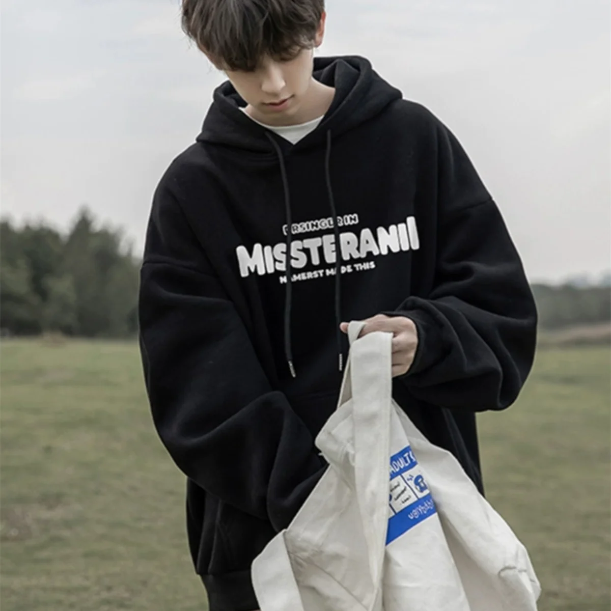 Мужская толстовка большого размера с капюшоном, осенне-зимняя, уличный стиль, свободный крой, модная, в стиле INS, утепленная, комфортная
Мужская толстовка большого размера с капюшоном, осенне-зимняя, уличный стиль, свободный крой, модная, в стиле INS, утепленная, комфортная