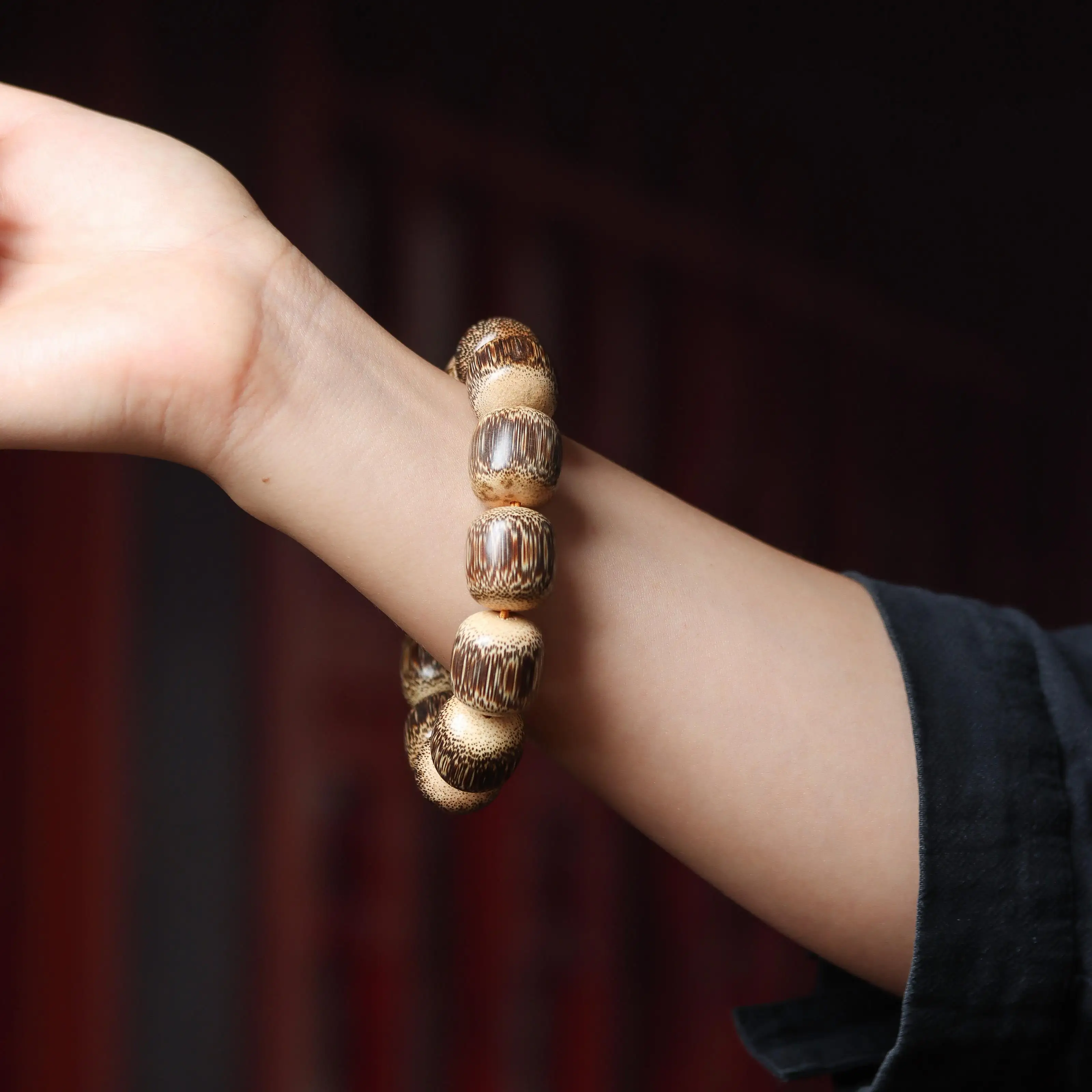 Blood Stripp Bamboo Old-Styled Bead Bracelet Old Materials High Density Crafts Single Circle Accessories Buddha Beads
Blood Stripp Bamboo Old-Styled Bead Bracelet Old Materials High Density Crafts Single Circle Accessories Buddha Beads
