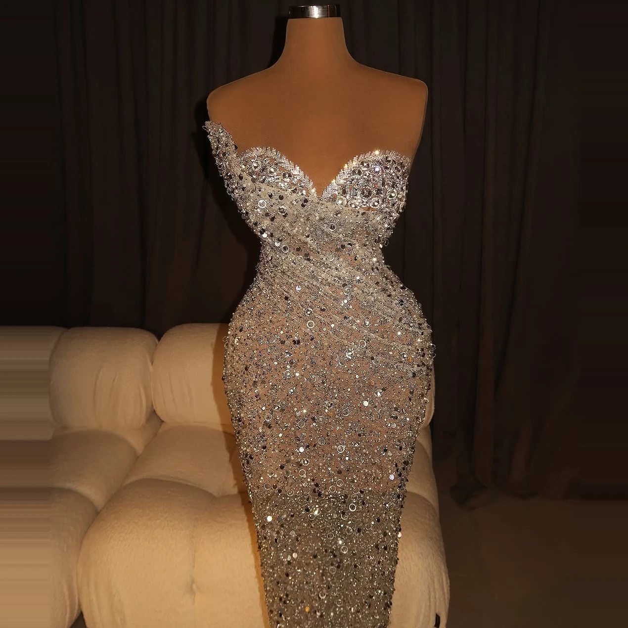 Блестящее платье для выпускного вечера со стразами и блестками Платье русалки без бретелек Сексуальное облегающее платье Настраиваемая новинка 2025 года
Блестящее платье для выпускного вечера со стразами и блестками Платье русалки без бретелек Сексуальное облегающее платье Настраиваемая новинка 2025 года