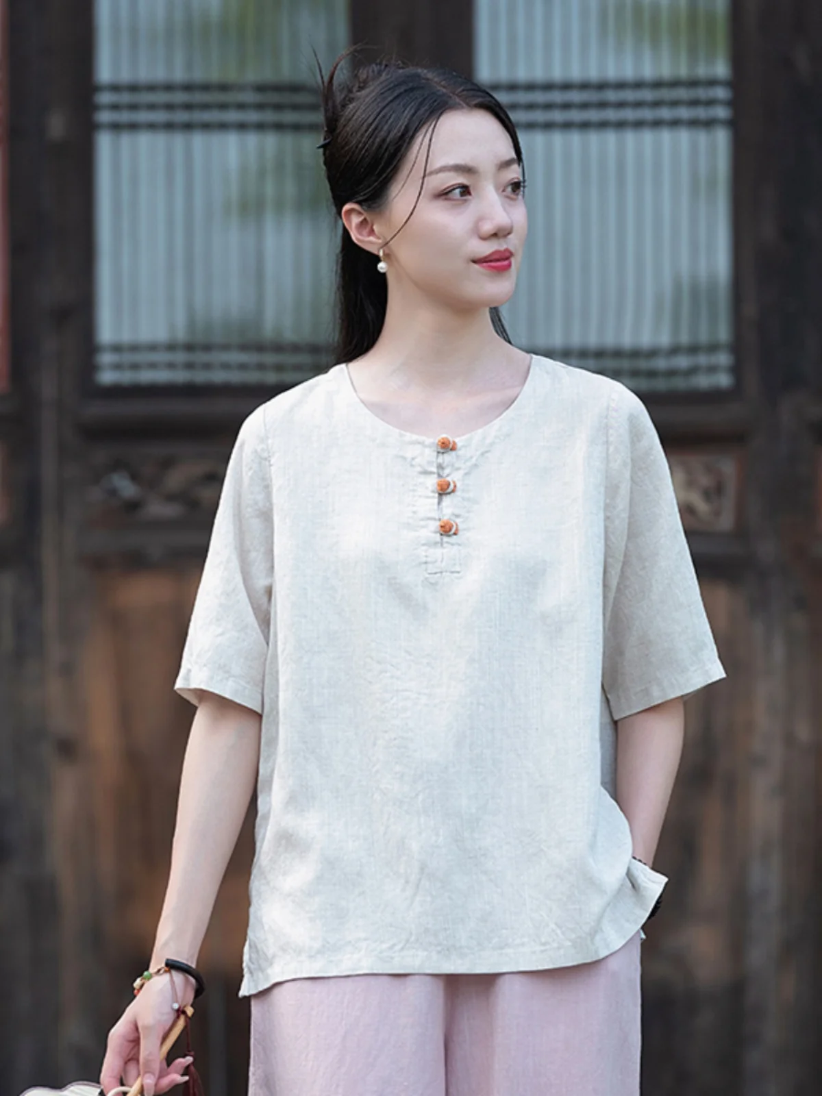 Cotton Linen Chinese Style round Neck Short Sleeve Women's Top Summer New Zen Tea Clothing T-Shirt Traditional National Fashion
Cotton Linen Chinese Style round Neck Short Sleeve Women's Top Summer New Zen Tea Clothing T-Shirt Traditional National Fashion