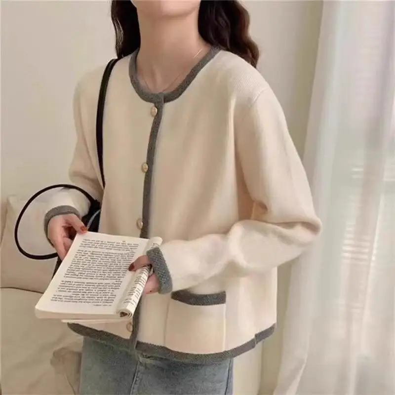 Женский кардиган осенне-зимний 2025, новая весенняя красная вязаная кофта-кардиган, утолщенный топ, новогодняя одежда, трикотаж для девушек
Женский кардиган осенне-зимний 2025, новая весенняя красная вязаная кофта-кардиган, утолщенный топ, новогодняя одежда, трикотаж для девушек