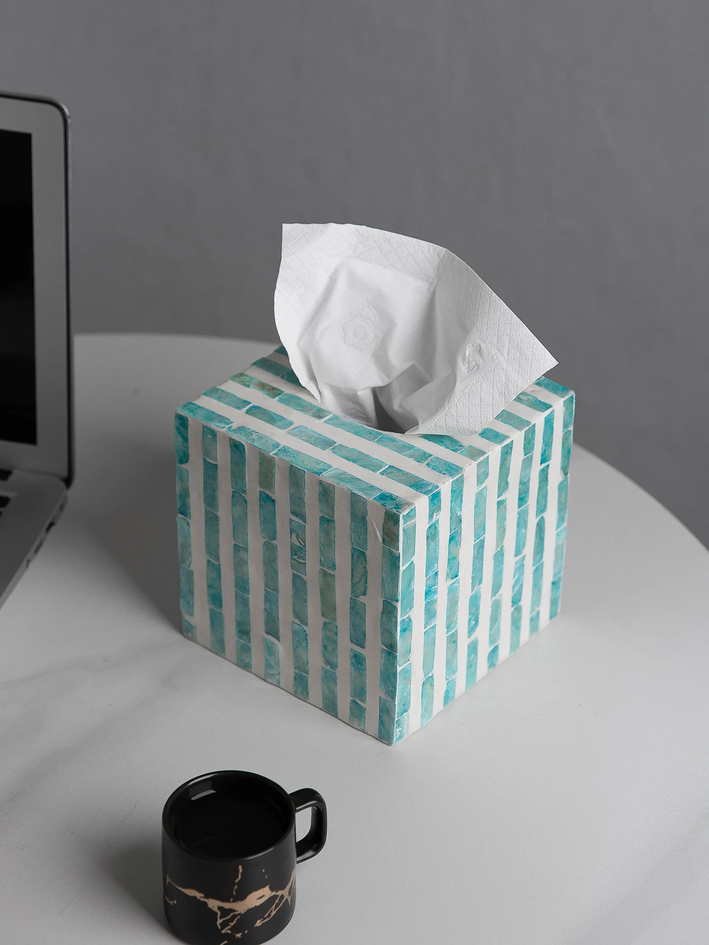American Simple ell Decorative Tissue Box High-end Home Decorations Handmade Tabletop Storage Paper Towel Box Creative
American Simple ell Decorative Tissue Box High-end Home Decorations Handmade Tabletop Storage Paper Towel Box Creative