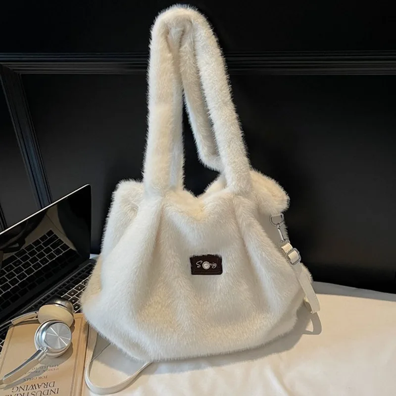 HAEX Autumn New Women Tote Bags 2025 Furry Winter Casual Ladies Outgoing Shoulder Bolso Mujer Elegant Crossbody Bag Female
HAEX Autumn New Women Tote Bags 2025 Furry Winter Casual Ladies Outgoing Shoulder Bolso Mujer Elegant Crossbody Bag Female