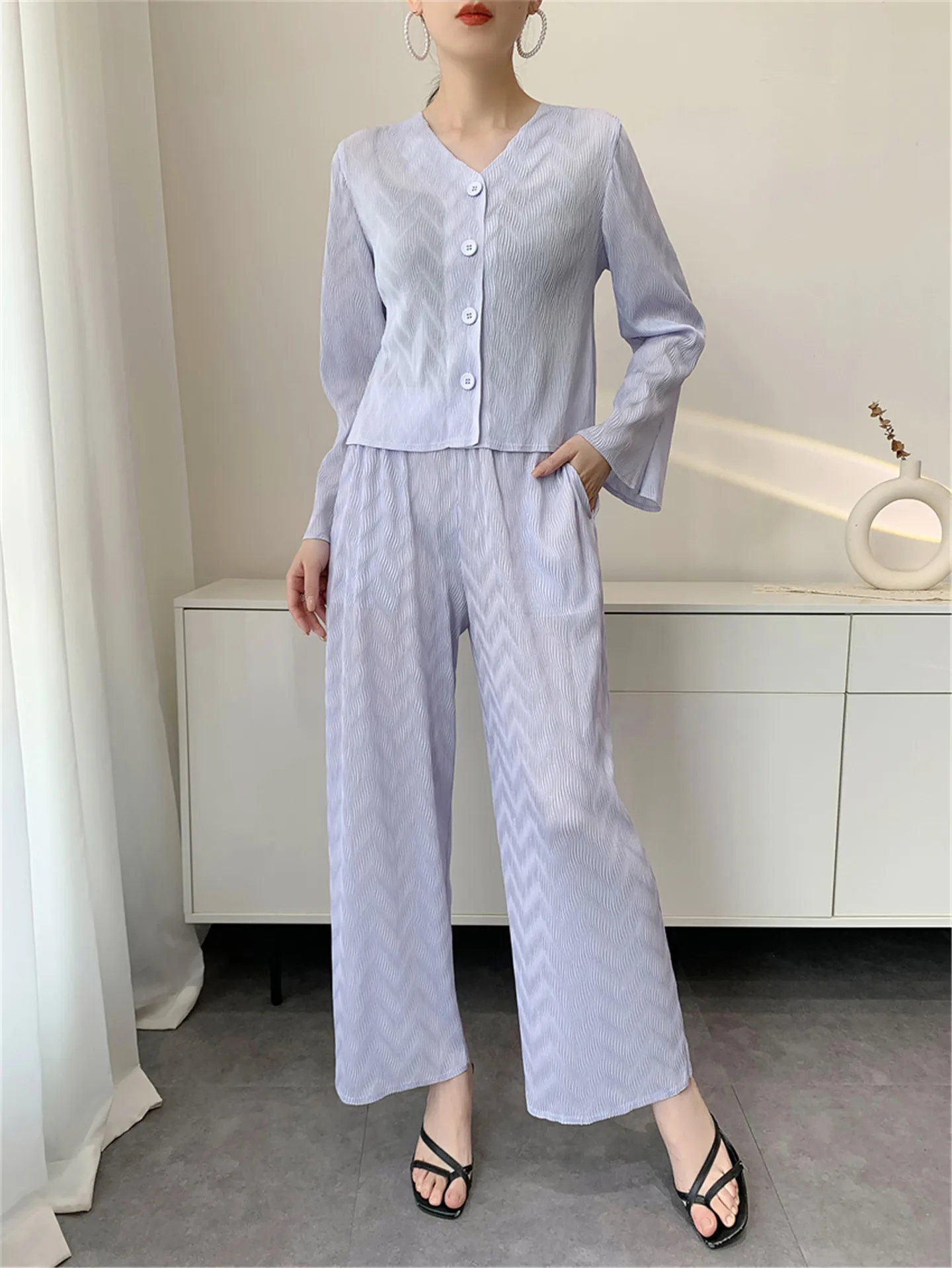 Women's Spring Autumn V-neck Short Open Cardigan Wide Leg Pants Pleated Slimming Fashionable Two-piece Set High Waist Long Sl...
Women's Spring Autumn V-neck Short Open Cardigan Wide Leg Pants Pleated Slimming Fashionable Two-piece Set High Waist Long Sl...