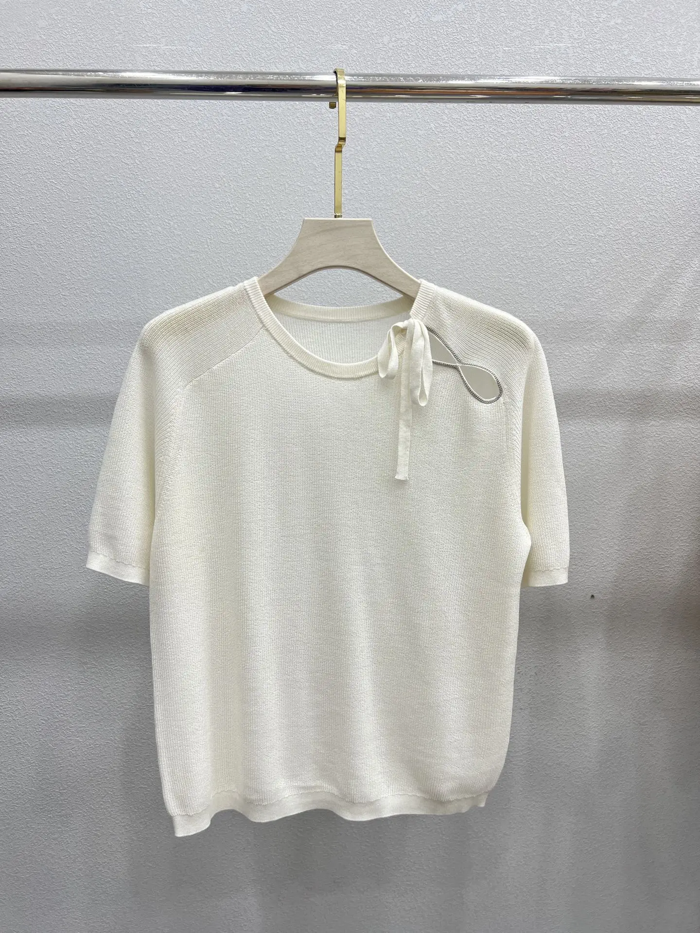 2026 Spring/Summer New Arrival High-Quality Solid Color Retro Style Round Neck Top For Women
2026 Spring/Summer New Arrival High-Quality Solid Color Retro Style Round Neck Top For Women