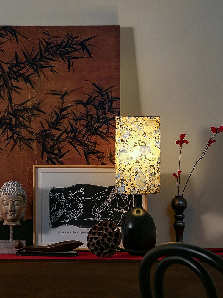 New Chinese Zen high-class atmosphere art Song Dynasty aesthetics ceramic pattern cloth cover desk lamp
New Chinese Zen high-class atmosphere art Song Dynasty aesthetics ceramic pattern cloth cover desk lamp