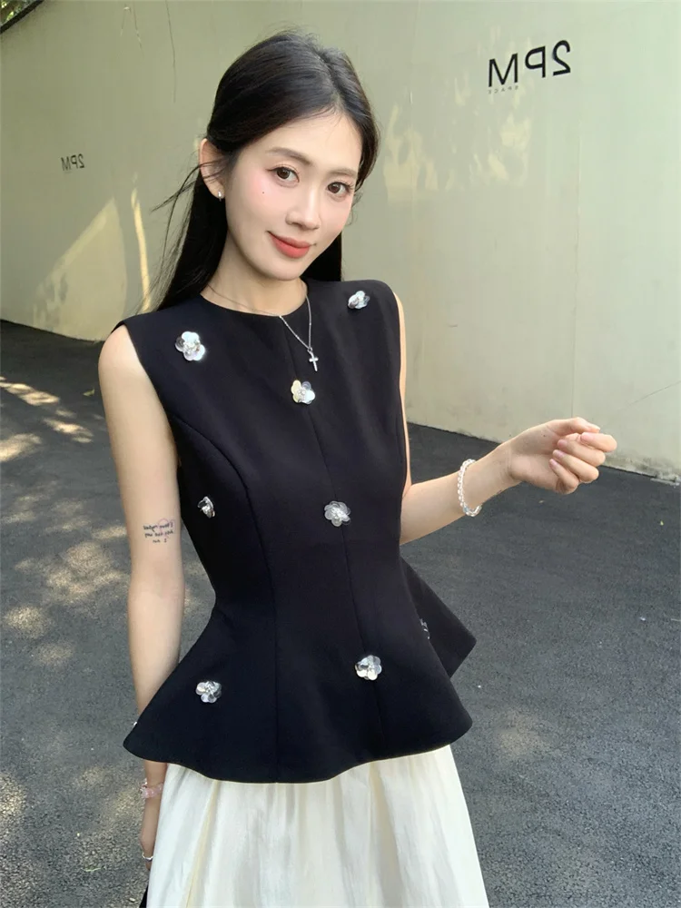 Korean Style Fashion Matching Sets Women Elegant Pearl Flower Vest & A-line Midi Skirt Set 2025 Summer Black White 2 Pieces Sets
Korean Style Fashion Matching Sets Women Elegant Pearl Flower Vest & A-line Midi Skirt Set 2025 Summer Black White 2 Pieces Sets