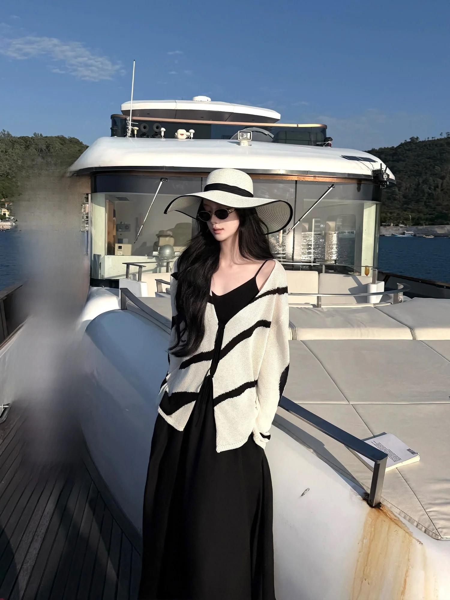 Lazy Feel Knitted Jacket Women's Casual Style Loose Fit Long Sleeve Striped Pattern Open Cardigan Spring New Arrival
Lazy Feel Knitted Jacket Women's Casual Style Loose Fit Long Sleeve Striped Pattern Open Cardigan Spring New Arrival