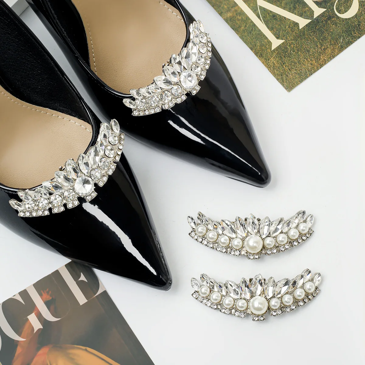 Detachable Rhinestone Bow Shoe Clips for Women, Pearl Wedding Bridal Heels Sandals Accessories, Bling Shoe Buckle Decoration
Detachable Rhinestone Bow Shoe Clips for Women, Pearl Wedding Bridal Heels Sandals Accessories, Bling Shoe Buckle Decoration