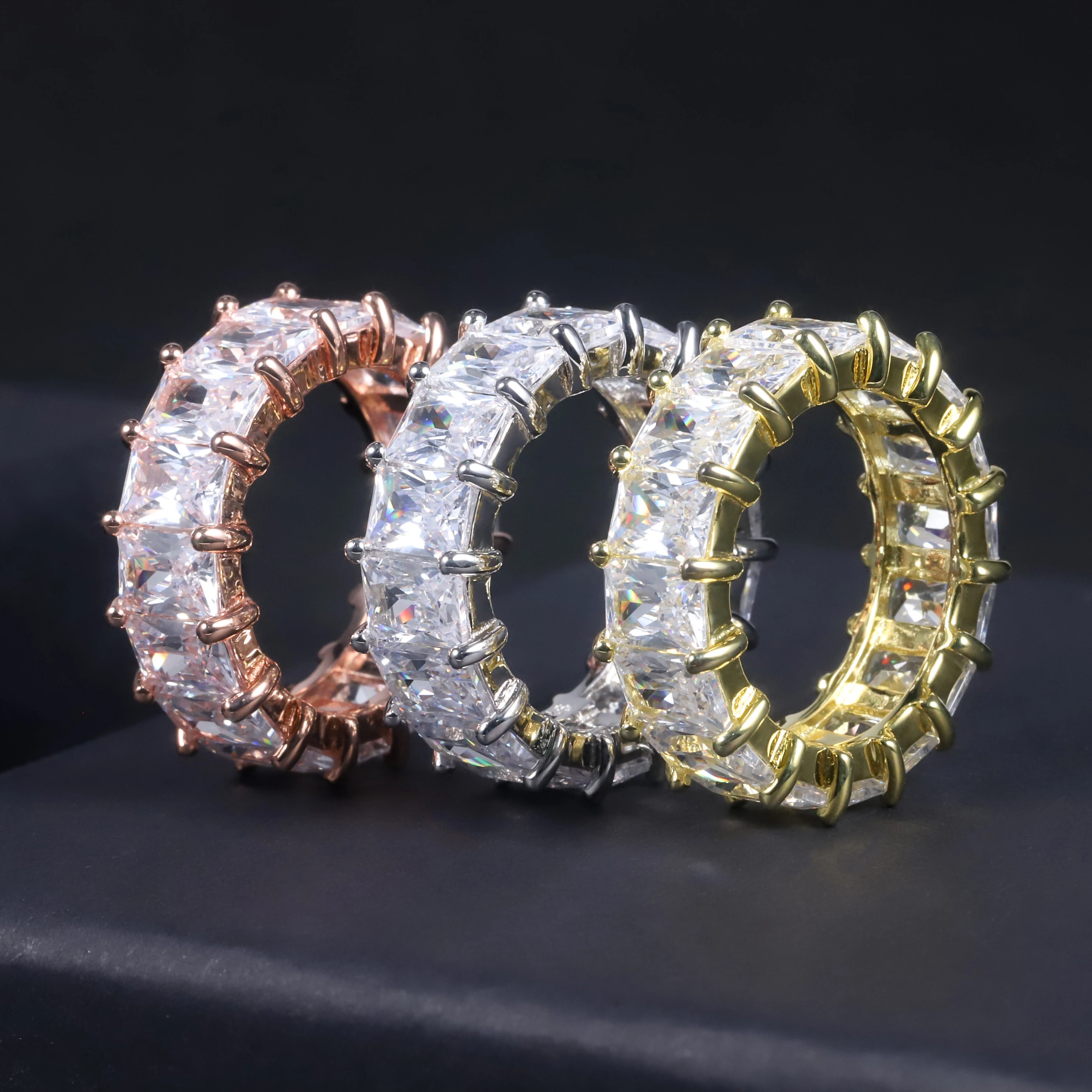 Кольцо Eternity из стерлингового серебра 925 пробы Iced Out Baguette Cut D цвета с муассанитом
Кольцо Eternity из стерлингового серебра 925 пробы Iced Out Baguette Cut D цвета с муассанитом