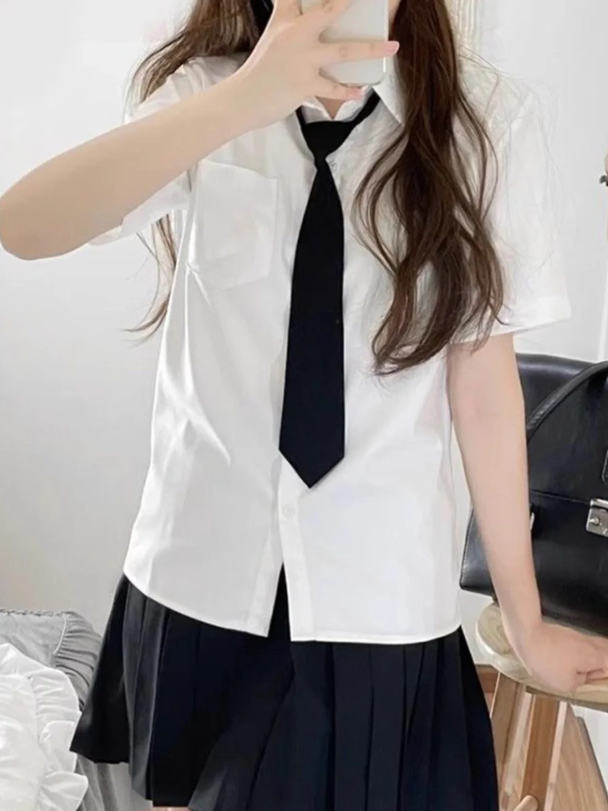 Белая свободная женская рубашка с коротким рукавом, летняя, в стиле JK, универсальная, с воротником, с завязками, прямого кроя
Белая свободная женская рубашка с коротким рукавом, летняя, в стиле JK, универсальная, с воротником, с завязками, прямого кроя