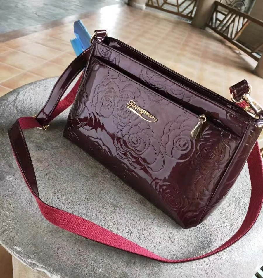 New Fashion Alligator Women Handbags Floral Design Patent Leather Ladies Shoulder Bags Female Girl Brand Luxury Crossbody Bag
New Fashion Alligator Women Handbags Floral Design Patent Leather Ladies Shoulder Bags Female Girl Brand Luxury Crossbody Bag