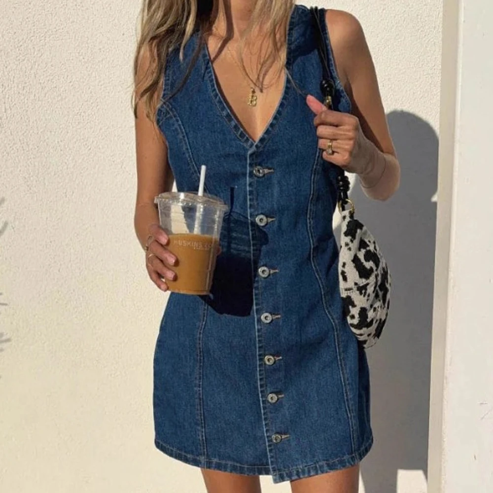 Women's Vintage Sleeveless Denim Mini Dress Deep V Neck Single Breasted Tie Back Waist Summer Daily Casual Western Outfit
Women's Vintage Sleeveless Denim Mini Dress Deep V Neck Single Breasted Tie Back Waist Summer Daily Casual Western Outfit
