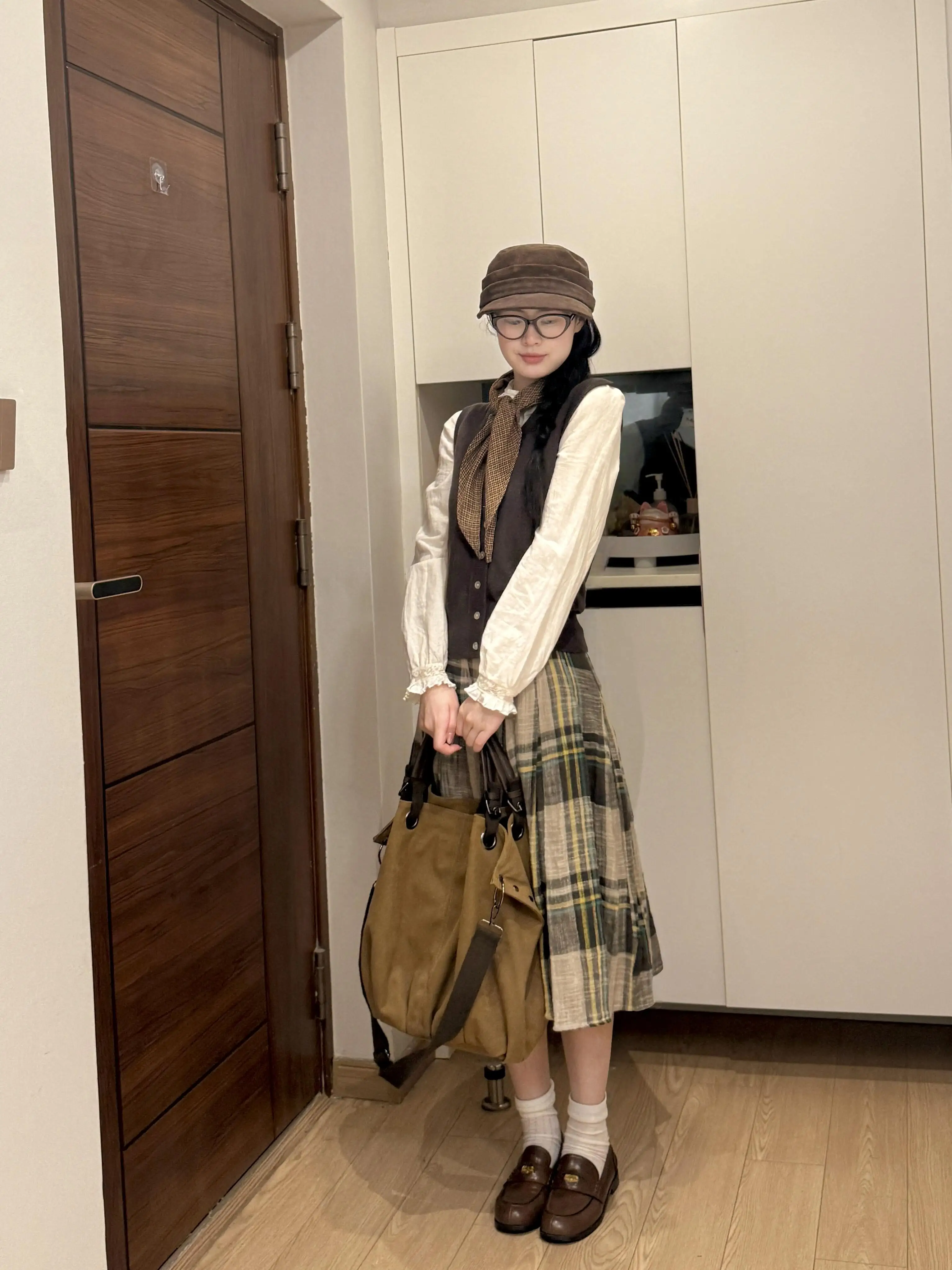 Light Brown Plaid Midi Skirt Women's Spring Autumn New Style High Waist Pleated Skirt City Commute Casual Daily Travel
Light Brown Plaid Midi Skirt Women's Spring Autumn New Style High Waist Pleated Skirt City Commute Casual Daily Travel