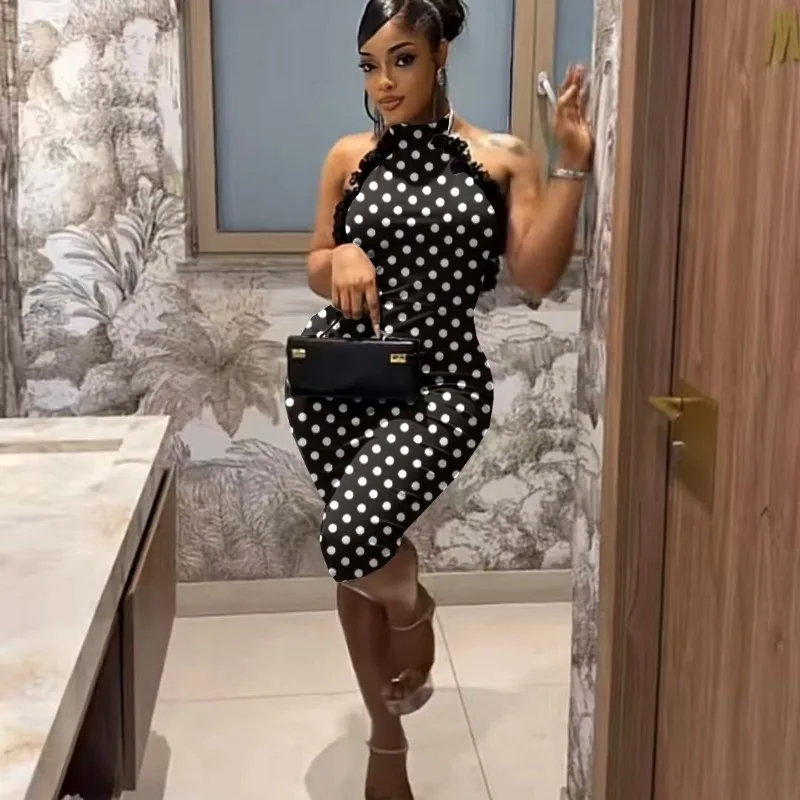 Floral Appliques Polka Dots Print Skinny Calf Length Jumpsuits Women Fashion Lace Up Halter Backless Ruched Peach Hip Overalls
Floral Appliques Polka Dots Print Skinny Calf Length Jumpsuits Women Fashion Lace Up Halter Backless Ruched Peach Hip Overalls