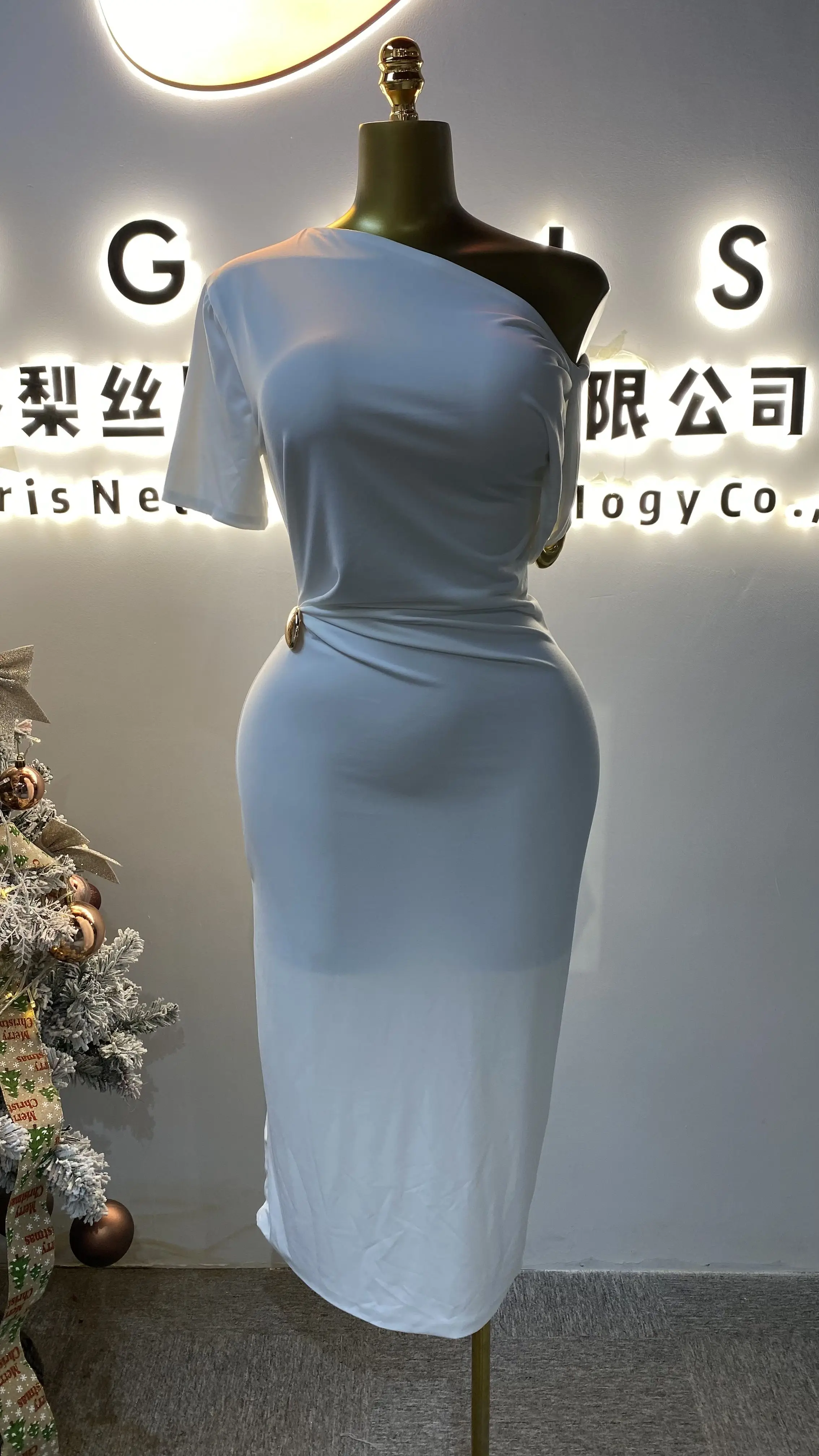 2025 new women's casual sleeveless dress solid color backless tight dress for women-GZMM456
2025 new women's casual sleeveless dress solid color backless tight dress for women-GZMM456