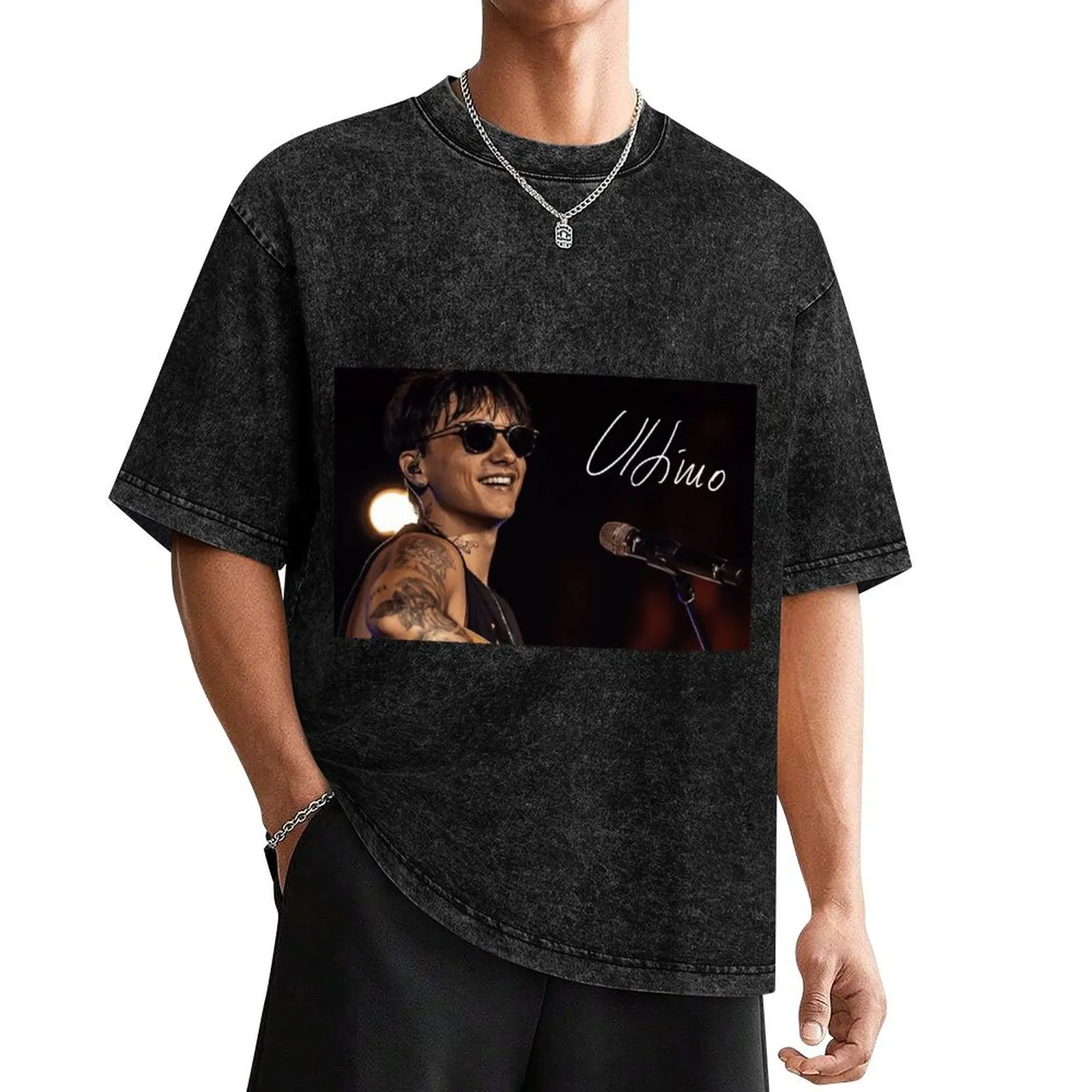 Ultimo artista musica italiana autografo artist painting - The Voice of heart T-Shirt anime figures tops mens graphic t-shirts
Ultimo artista musica italiana autografo artist painting - The Voice of heart T-Shirt anime figures tops mens graphic t-shirts