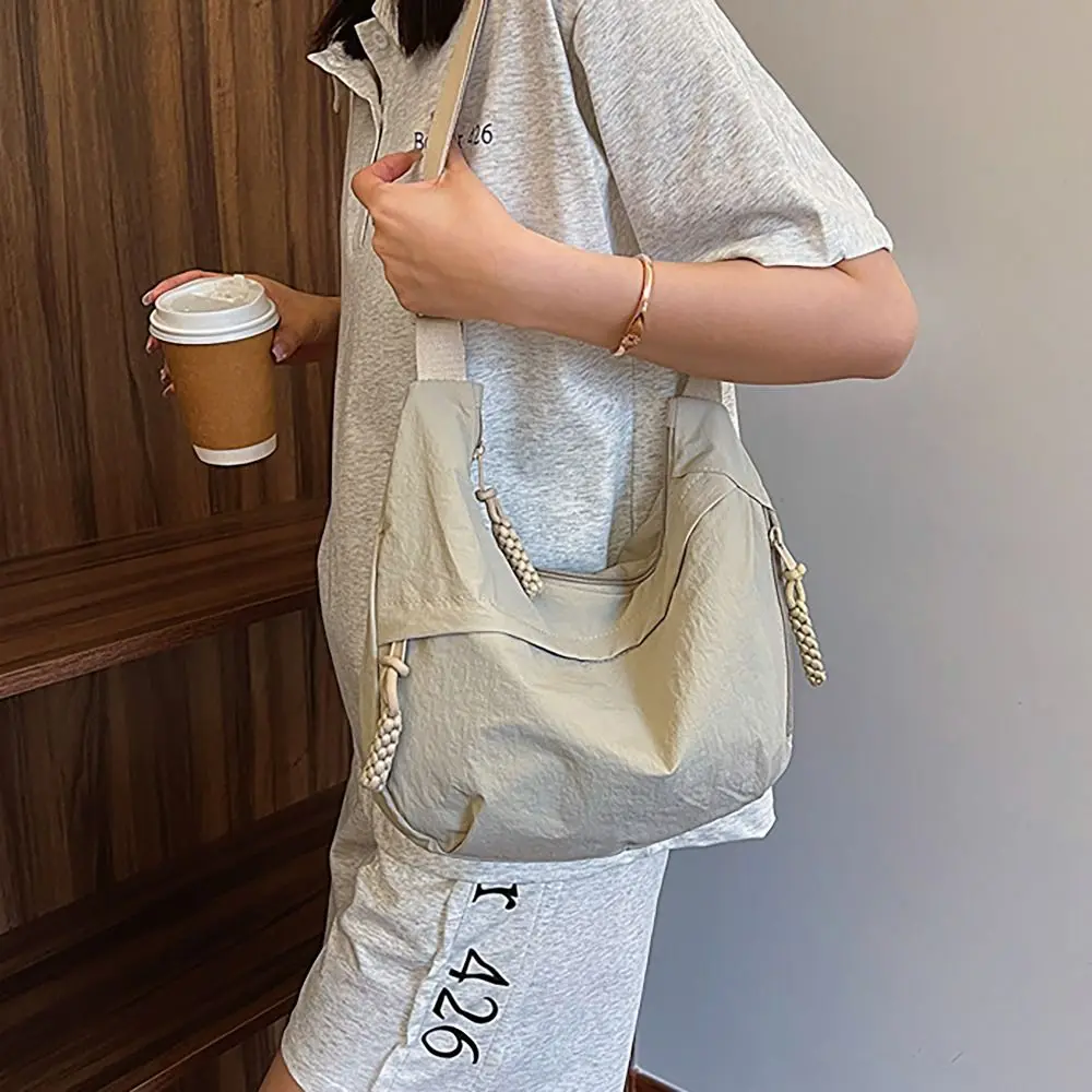 Fashion Canvas Shoulder Bags Side Zipper Dumpling Type Crossbody Bags Large Capacity Tote Handbag for Woman Girls 
Fashion Canvas Shoulder Bags Side Zipper Dumpling Type Crossbody Bags Large Capacity Tote Handbag for Woman Girls