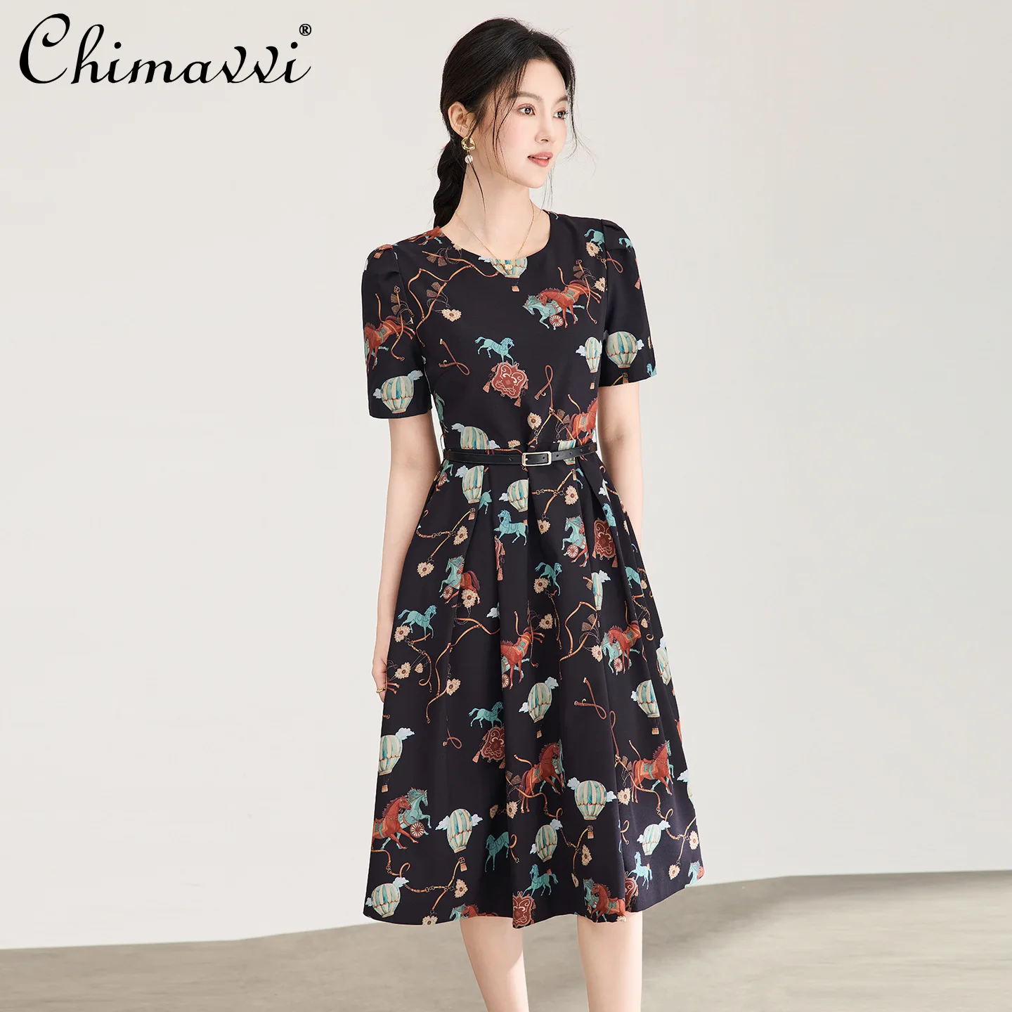 French Elegant Temperament Fashion Printed Crew Neck Short Sleeve Belt Slim A-line Casual Vacation Long Dress Women Summer 2026
French Elegant Temperament Fashion Printed Crew Neck Short Sleeve Belt Slim A-line Casual Vacation Long Dress Women Summer 2026