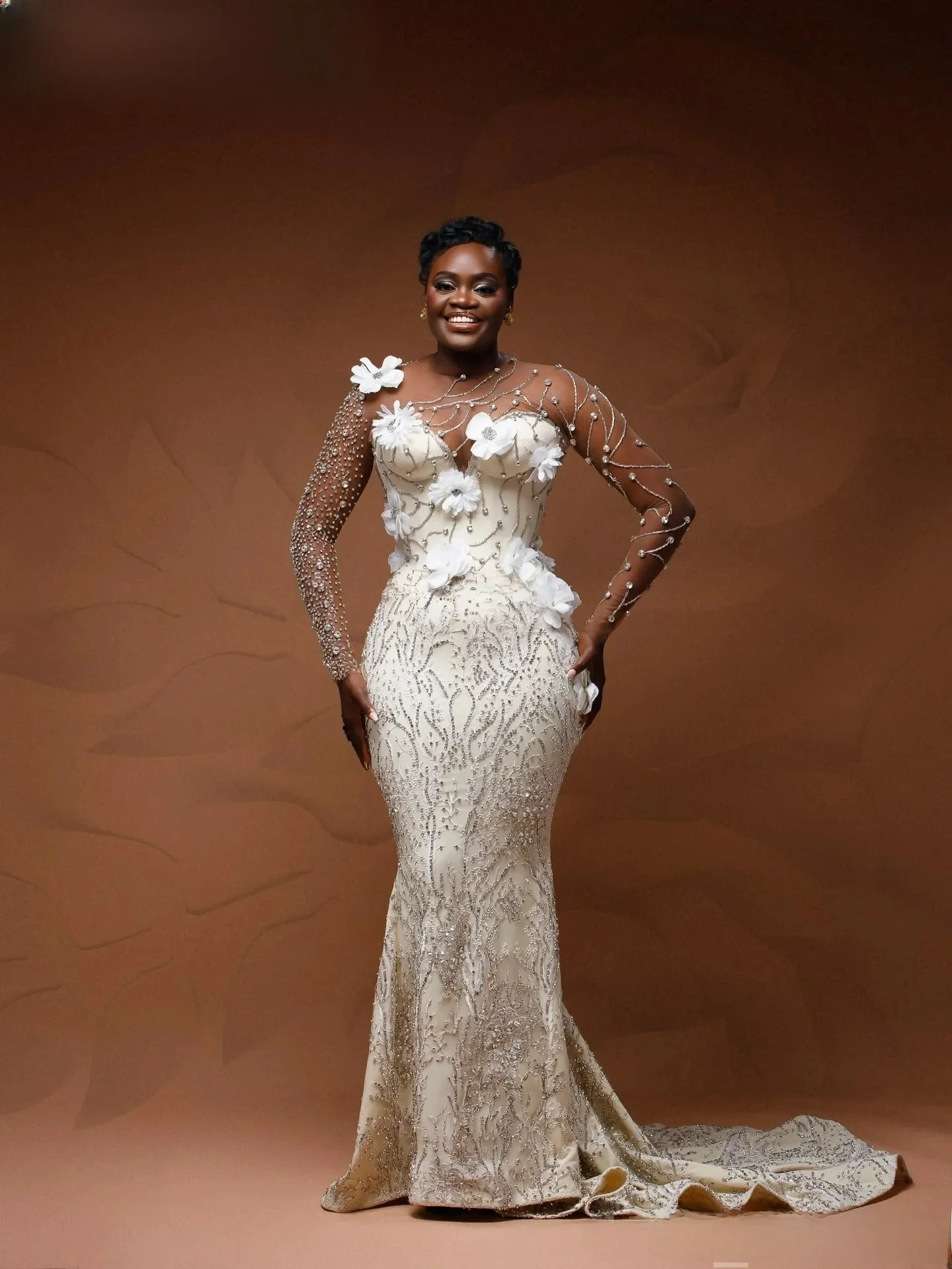 Customized Sheer Neck Heavy Sparkly Beads Crystals Luxury Wedding Dress Robe De Mariée Modest Long Sleeves Bridal Gown
Customized Sheer Neck Heavy Sparkly Beads Crystals Luxury Wedding Dress Robe De Mariée Modest Long Sleeves Bridal Gown