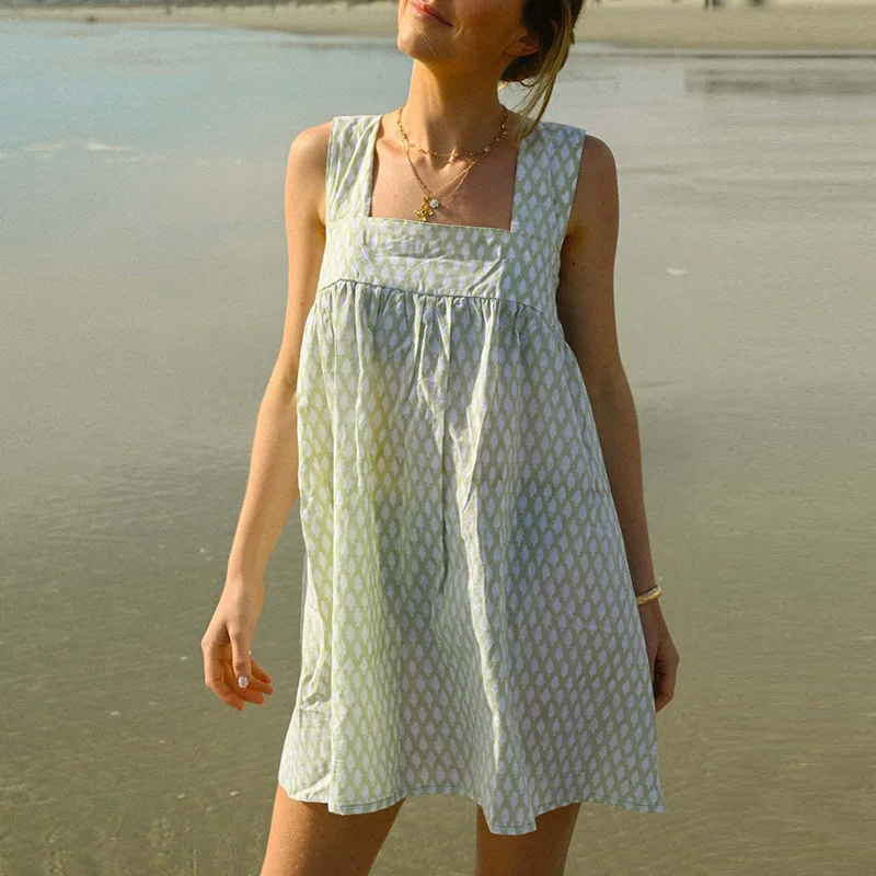 Chic Square Neck Sleeveless Lace Up Dress Sexy Off Shoulder Halter Short Dress Casual Floral Printed Beach Vacation Loose Dress
Chic Square Neck Sleeveless Lace Up Dress Sexy Off Shoulder Halter Short Dress Casual Floral Printed Beach Vacation Loose Dress