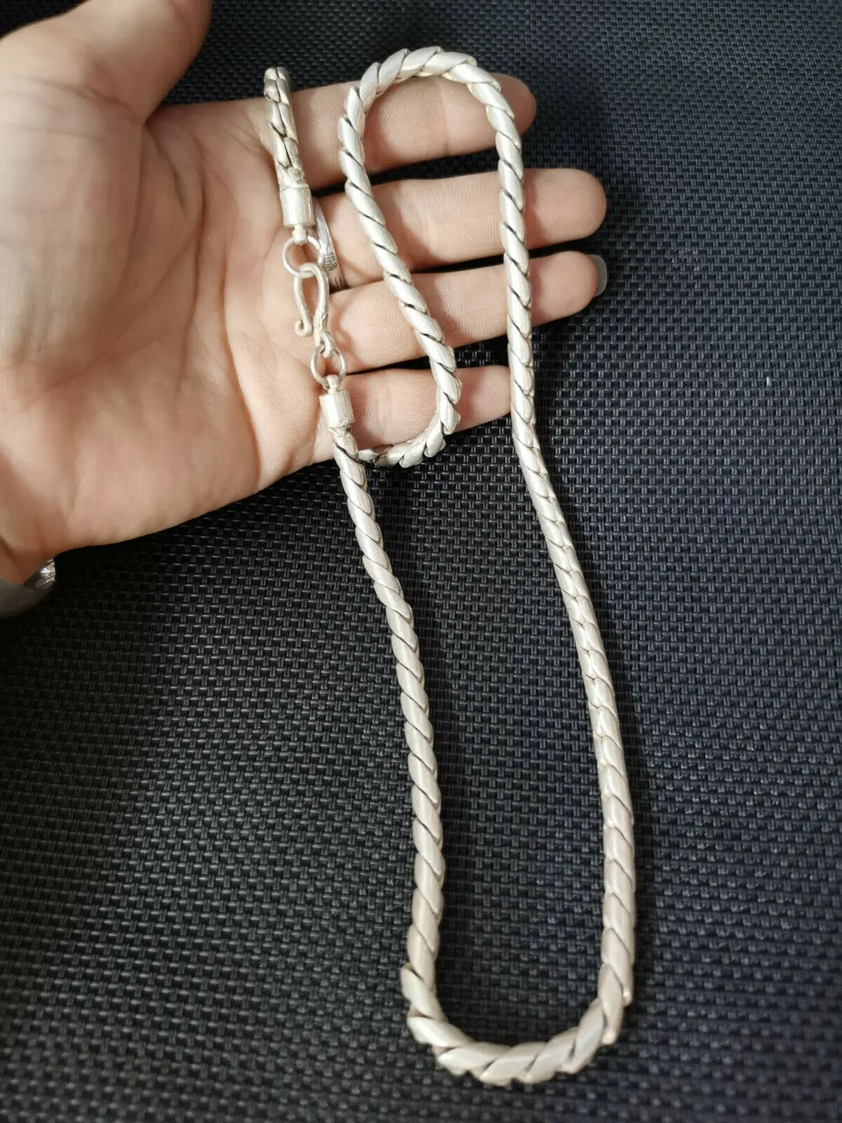 Men's Silver Carve Necklace in Traditional China Old National Style Tibetan Design
Men's Silver Carve Necklace in Traditional China Old National Style Tibetan Design