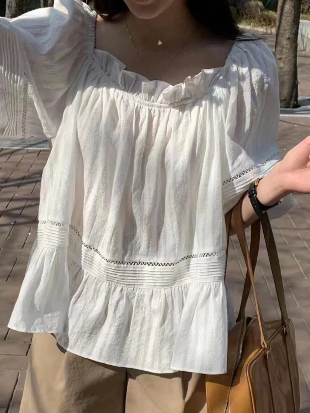 Korean Sle Loose Women's irt Lace Splicing Design Slimming Doll irt Ultra Cute Fene Breezy Top for Office Wear
Korean Sle Loose Women's irt Lace Splicing Design Slimming Doll irt Ultra Cute Fene Breezy Top for Office Wear