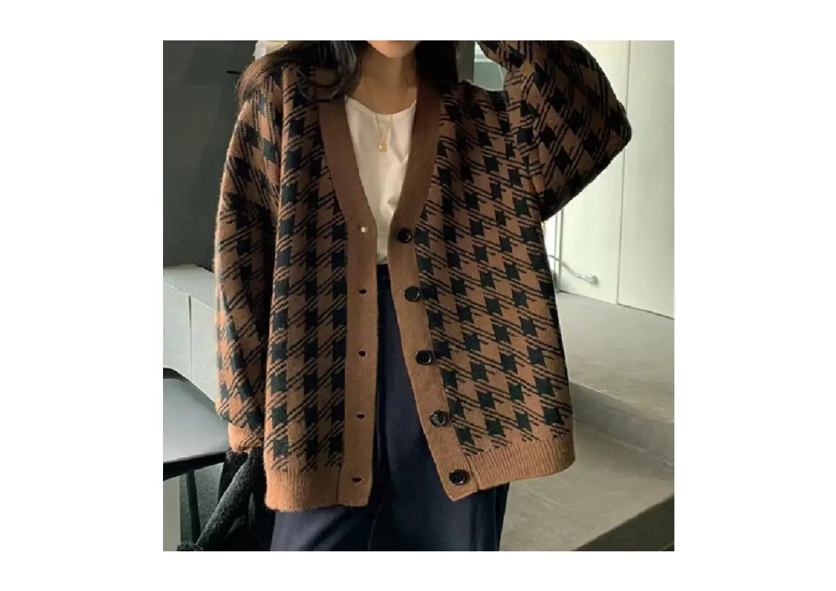 Woman character tattoo cardigan woman lantern sleeve casual relaxation platform autumn winter v-neck knit oversized cardigan lad
Woman character tattoo cardigan woman lantern sleeve casual relaxation platform autumn winter v-neck knit oversized cardigan lad