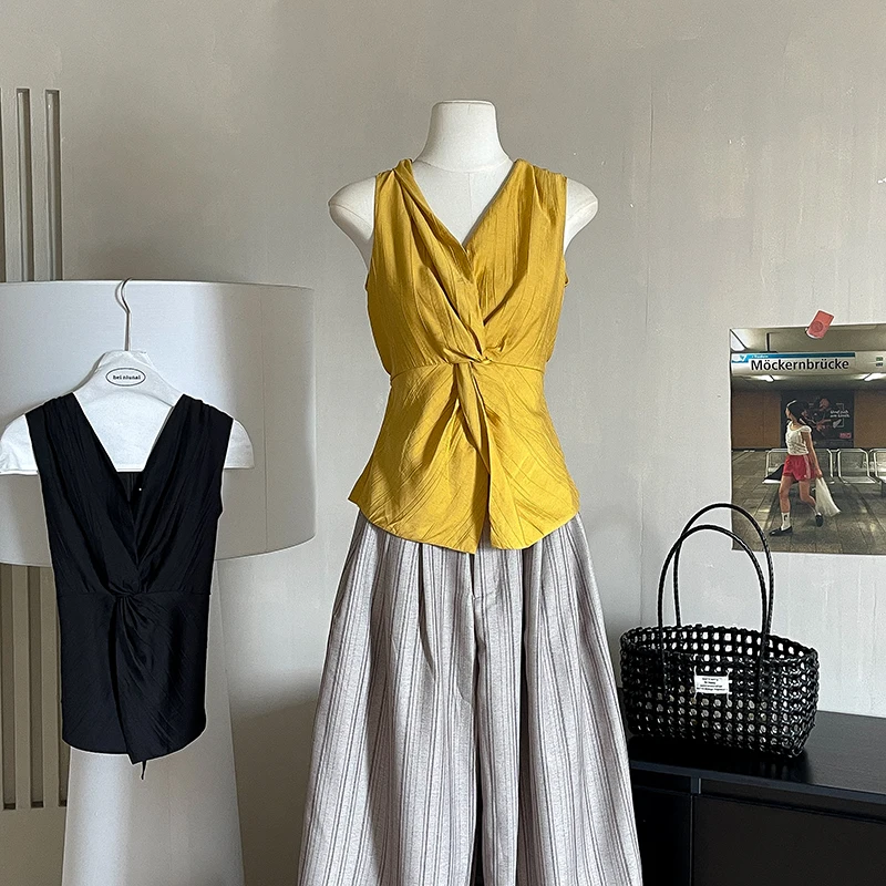 Wedbleser Solid Waist Cinched V-neck Vest Shirt Women Summer 2025 New Slim Fit Pullover Spicy Girl Pure Energetic Top
Wedbleser Solid Waist Cinched V-neck Vest Shirt Women Summer 2025 New Slim Fit Pullover Spicy Girl Pure Energetic Top