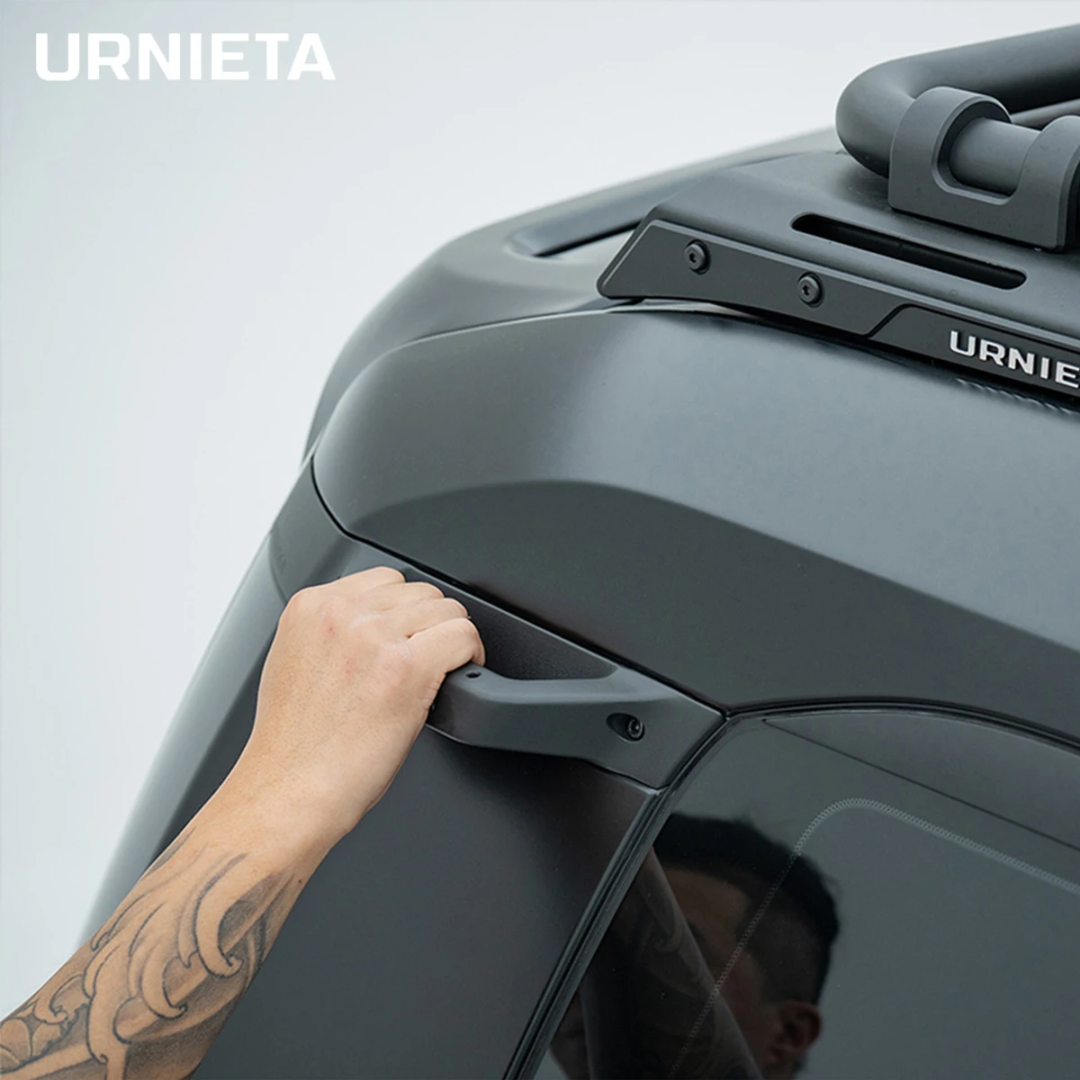 URNIETA Aluminum Alloy Exterior Grab Handle - Fits Toyota Land Cruiser 250 Series
URNIETA Aluminum Alloy Exterior Grab Handle - Fits Toyota Land Cruiser 250 Series