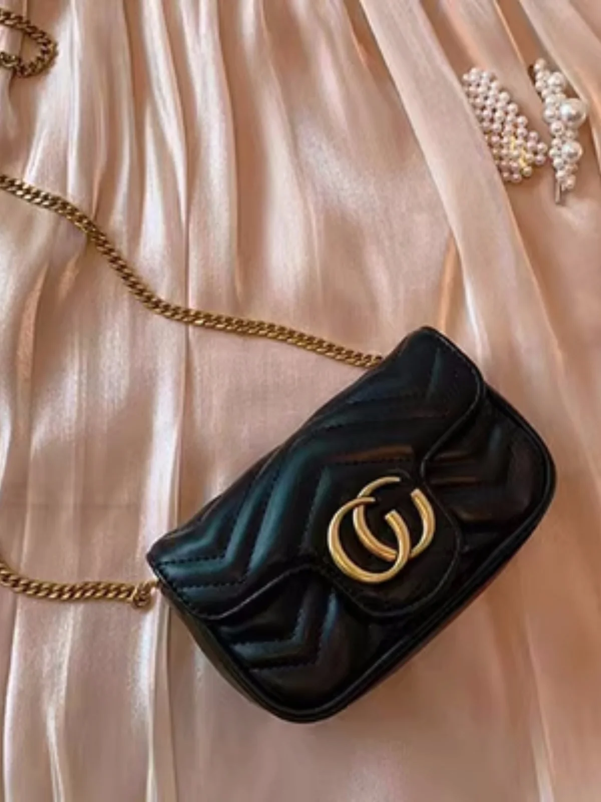 Faionable Diamond id Chain Women's Bag Underarm Single oulder Crossbody Bag Soft PU Leather Small Square Bag
Faionable Diamond id Chain Women's Bag Underarm Single oulder Crossbody Bag Soft PU Leather Small Square Bag