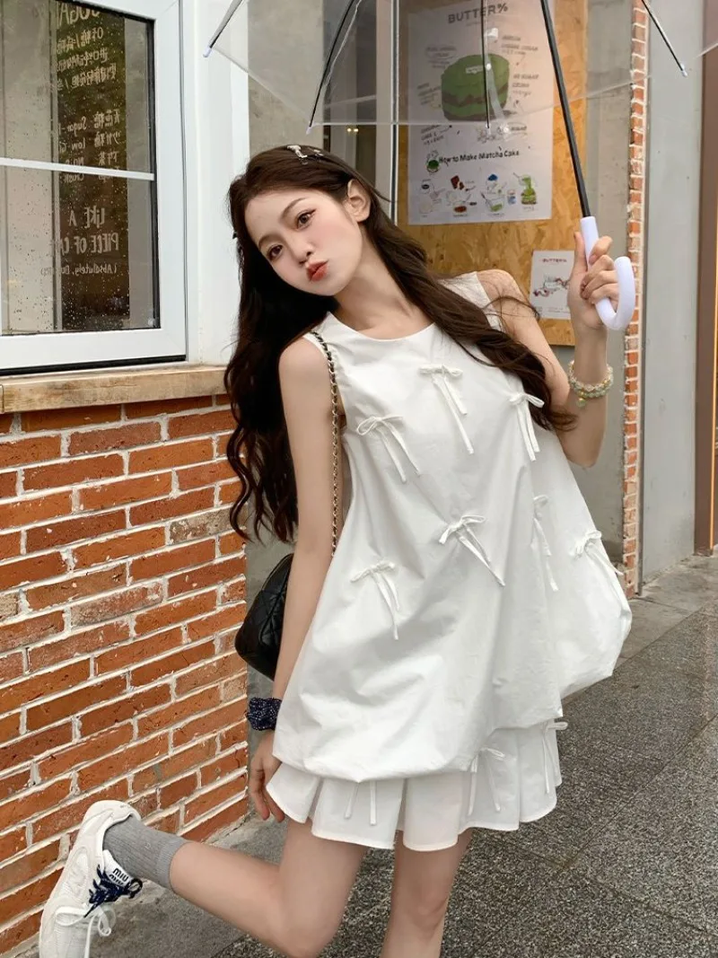 Three Dimensional Bow Flower Bud Round Neck Tank Top for Women's 2024 Summer New Short Skirt Two-piece Set Female Clothing
Three Dimensional Bow Flower Bud Round Neck Tank Top for Women's 2024 Summer New Short Skirt Two-piece Set Female Clothing