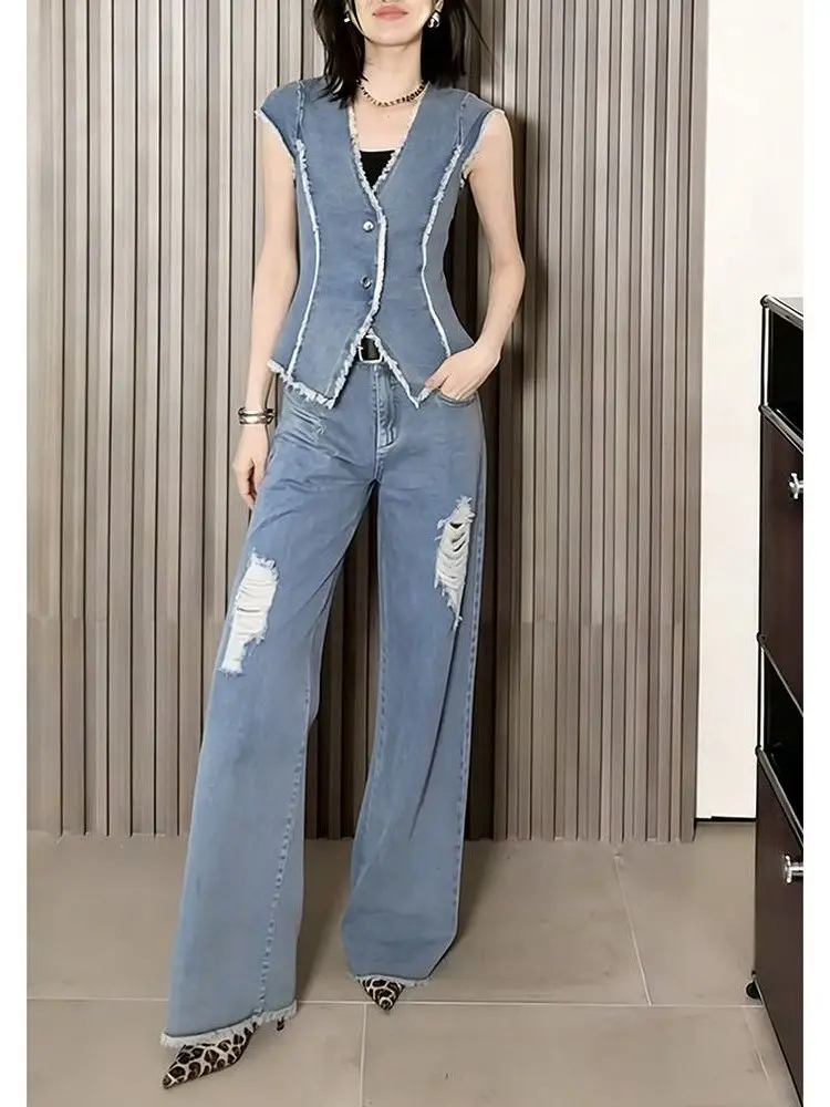 Elegant Luxury Street Style Denim Vest And Pants Set Women's Fashion Summer Outfit Casual Style Polyester Fiber Leather Material
Elegant Luxury Street Style Denim Vest And Pants Set Women's Fashion Summer Outfit Casual Style Polyester Fiber Leather Material