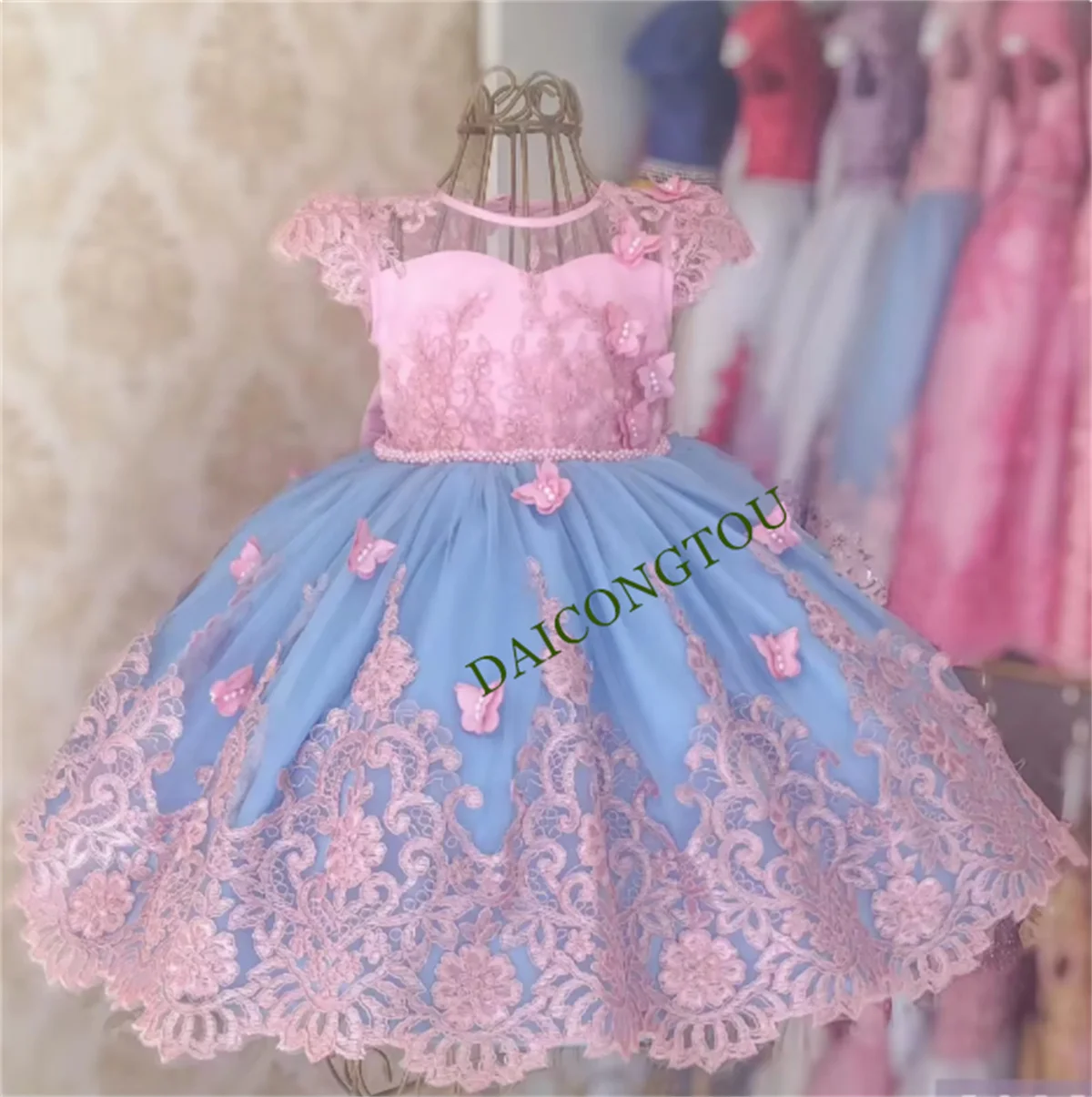 CustomizedPink Lace Flower Girl Dresses 3D Ruffles Baby Ball Gown First Communion Dress Birthday Photos Shoot Gowns for Party
CustomizedPink Lace Flower Girl Dresses 3D Ruffles Baby Ball Gown First Communion Dress Birthday Photos Shoot Gowns for Party