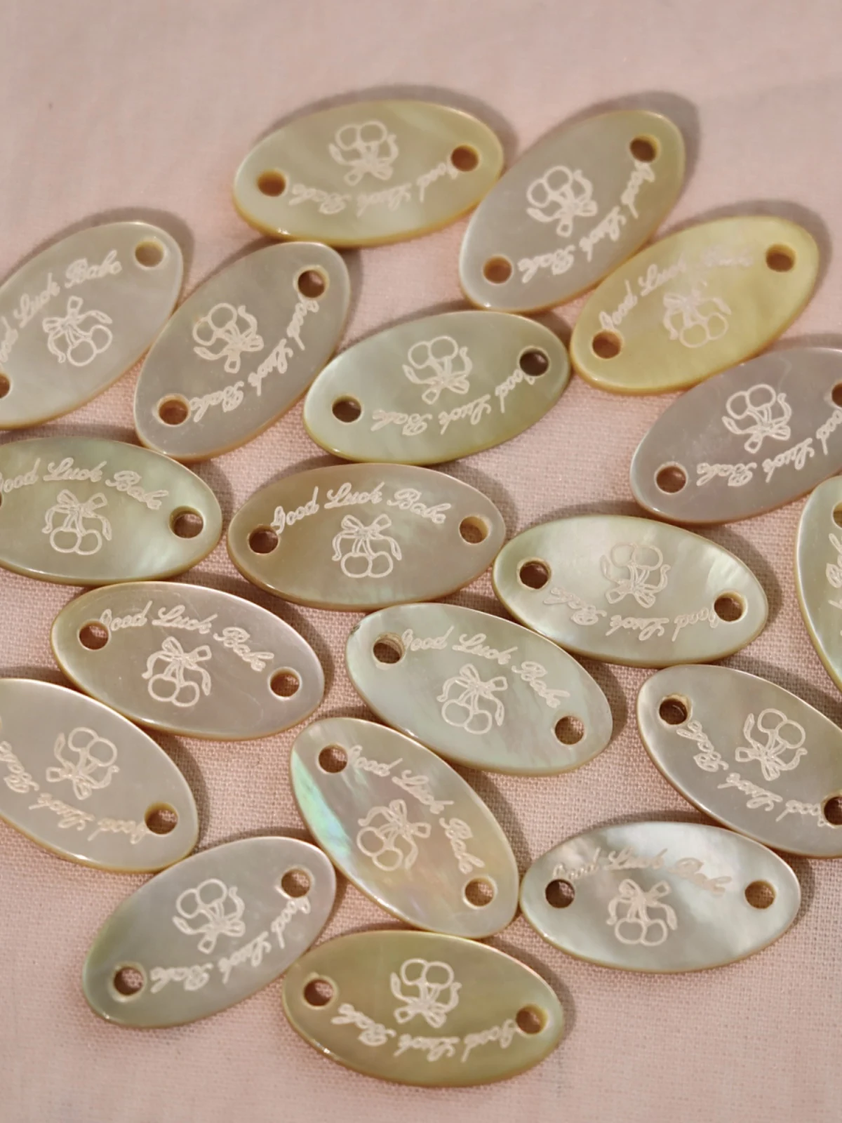 Natural Yellow Buttons Sewing Clothing DIY Hair Tie Accessories Laser Engraving Cherry Letter Tag Beads
Natural Yellow Buttons Sewing Clothing DIY Hair Tie Accessories Laser Engraving Cherry Letter Tag Beads