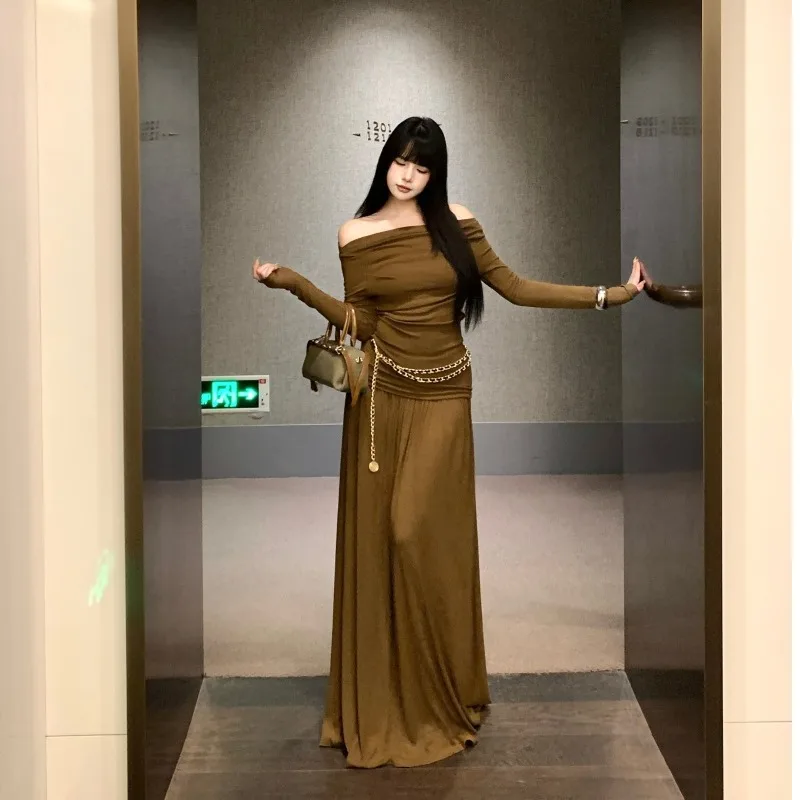 Fashionable Long Sleeve T-Shirt Set with Pleated Design Ambiance Two-Piece Set for Women Spring Season Adult Wear Sexy Style
Fashionable Long Sleeve T-Shirt Set with Pleated Design Ambiance Two-Piece Set for Women Spring Season Adult Wear Sexy Style