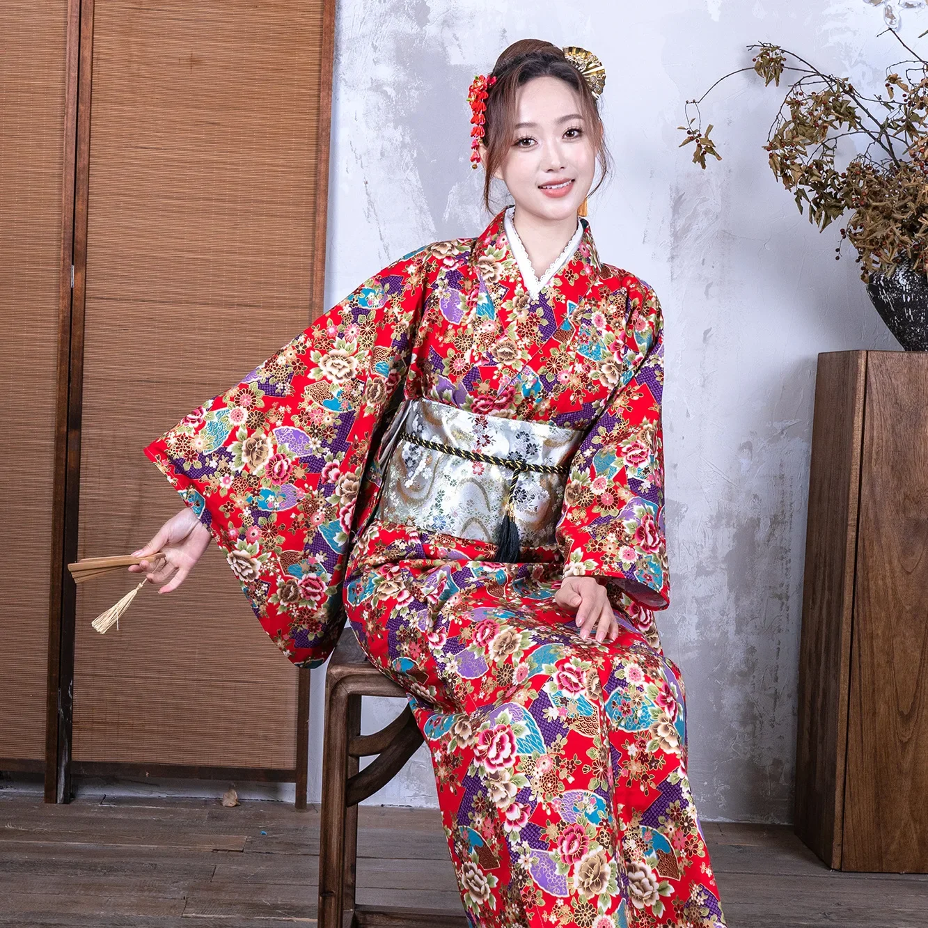 Women's Japanese Traditional Kimono Red Color Floral Prints Summer Yukata Performing Long Dress Cosplay Costume
Women's Japanese Traditional Kimono Red Color Floral Prints Summer Yukata Performing Long Dress Cosplay Costume