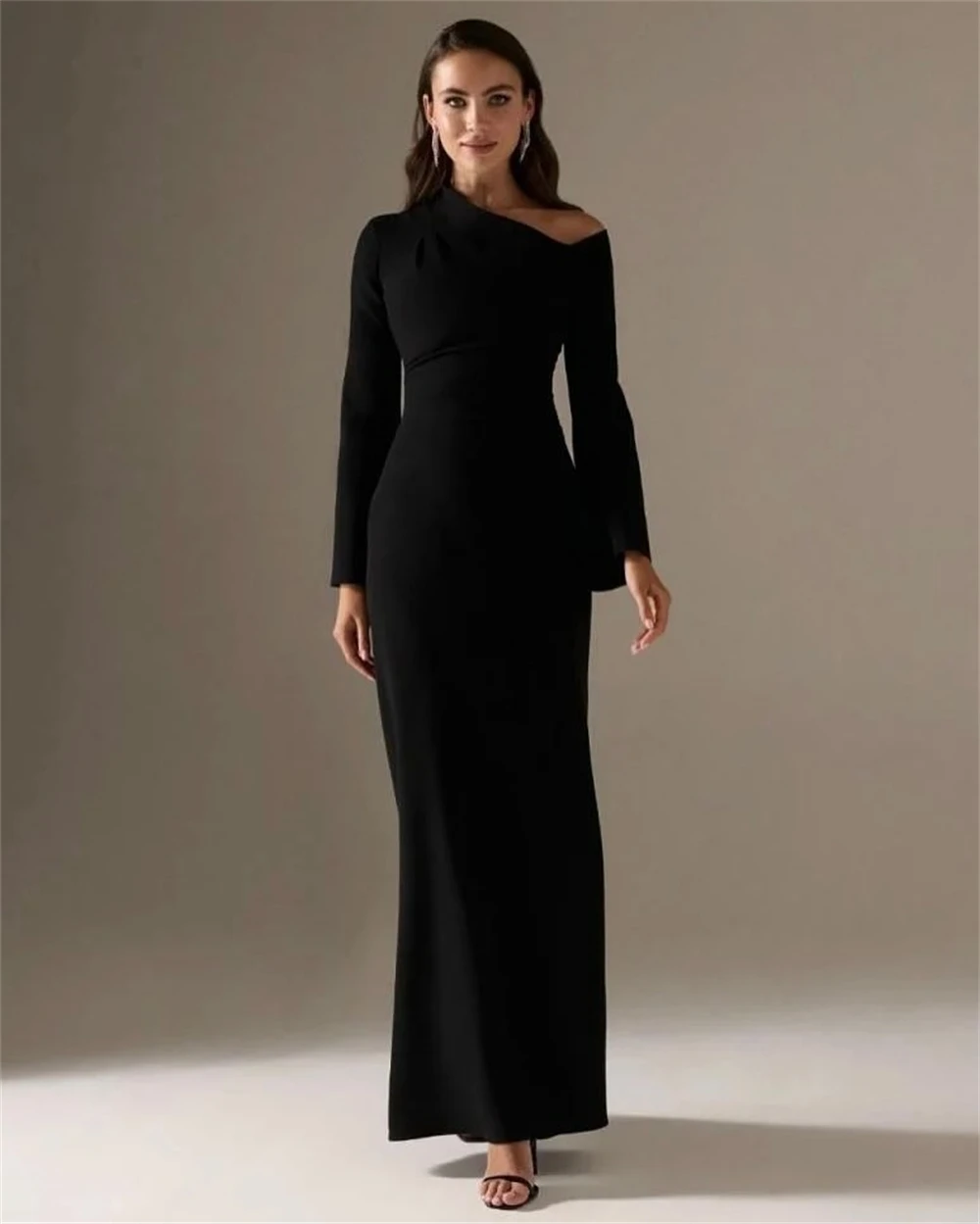 Customized Temperament Black Jersey Evening Dress High Quality One Shoulder Long Sleeves Sweep Train Bespoke Occasion
Customized Temperament Black Jersey Evening Dress High Quality One Shoulder Long Sleeves Sweep Train Bespoke Occasion