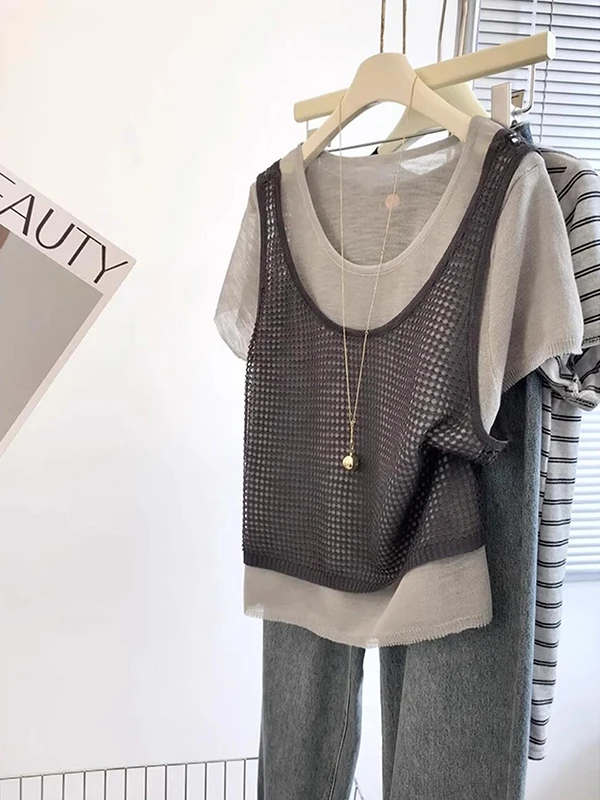 Elegant Women's Fashion Summer 2026 round Neck Short Sleeve T-Shirt Vest Two-Piece Set High-End Feel Commute Style Loose Fit
Elegant Women's Fashion Summer 2026 round Neck Short Sleeve T-Shirt Vest Two-Piece Set High-End Feel Commute Style Loose Fit