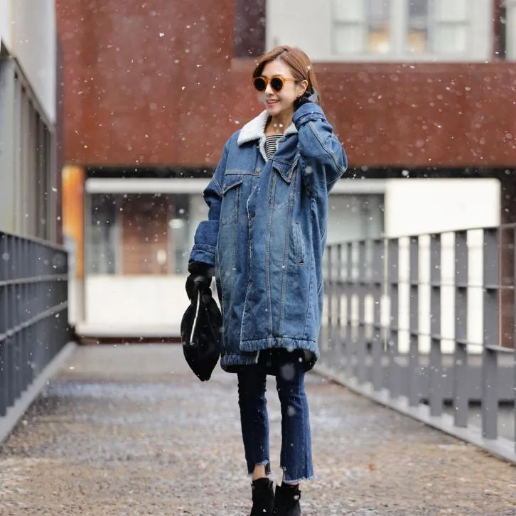 Autumn and Winter Plus-size Lamb Fluff Denim Jackets, Thicked Medium-length Lamb Fluff Loose Denim Cotton-padded Overcoats Women
Autumn and Winter Plus-size Lamb Fluff Denim Jackets, Thicked Medium-length Lamb Fluff Loose Denim Cotton-padded Overcoats Women
