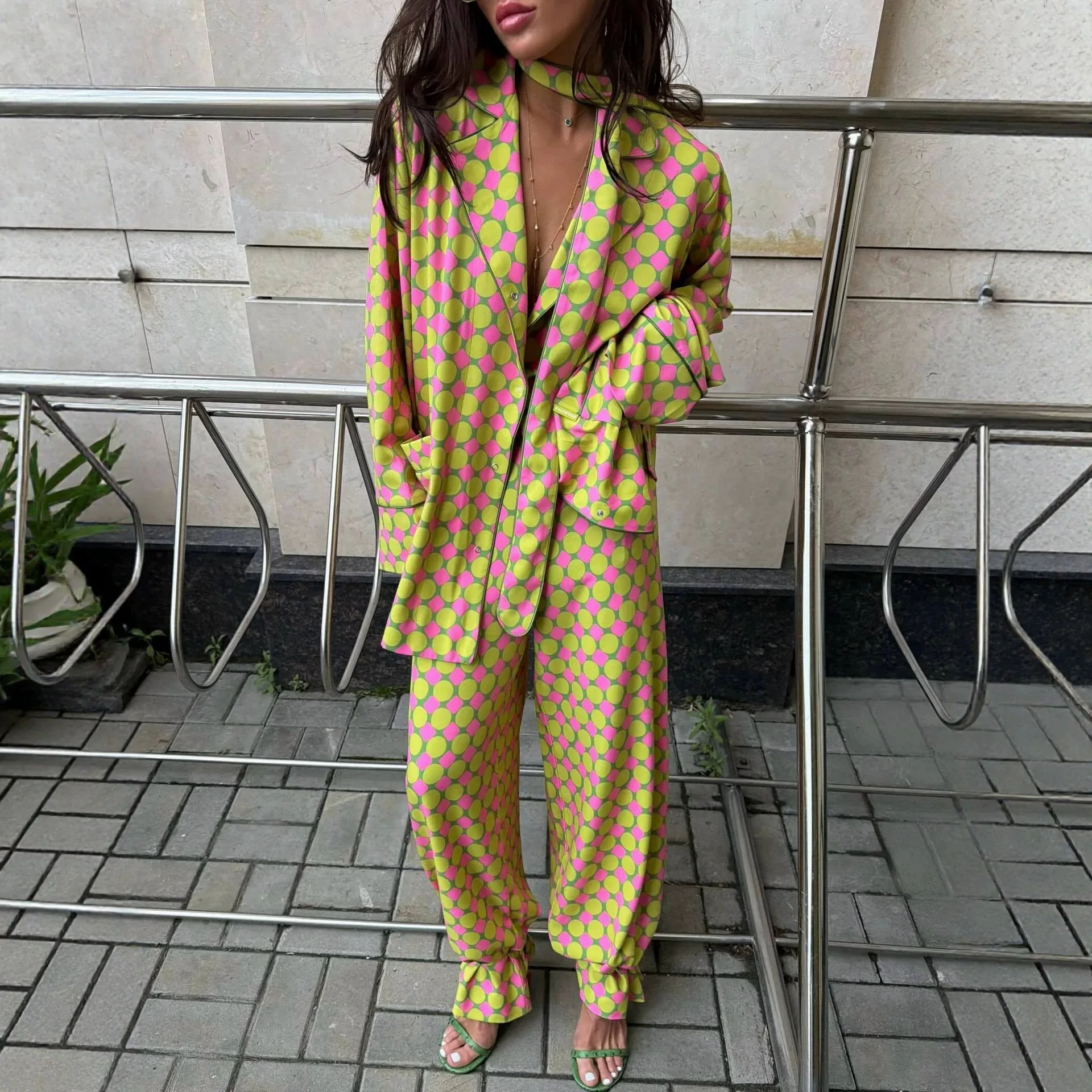 Luxury Design Women Outfit Trend Print Two-piece Set Blazer Big Pockets Wide-leg Pant Set Long-Sleeve Shirt High-Waisted Trouser
Luxury Design Women Outfit Trend Print Two-piece Set Blazer Big Pockets Wide-leg Pant Set Long-Sleeve Shirt High-Waisted Trouser