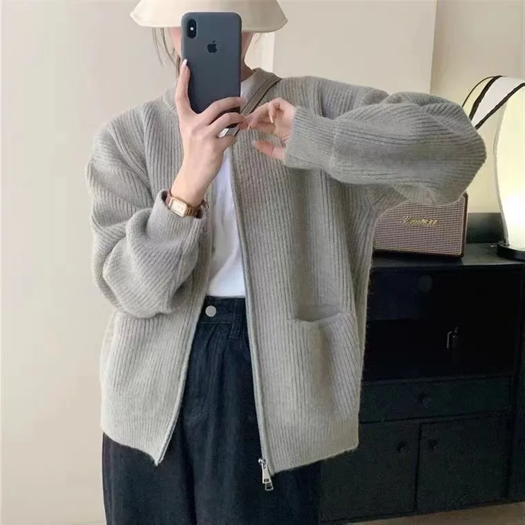 Double Zippers Pure Color Design Women's Pullover Sweater for 2025 Autumn/winter Korean Style Loose and Casual Knitted Sweater
Double Zippers Pure Color Design Women's Pullover Sweater for 2025 Autumn/winter Korean Style Loose and Casual Knitted Sweater