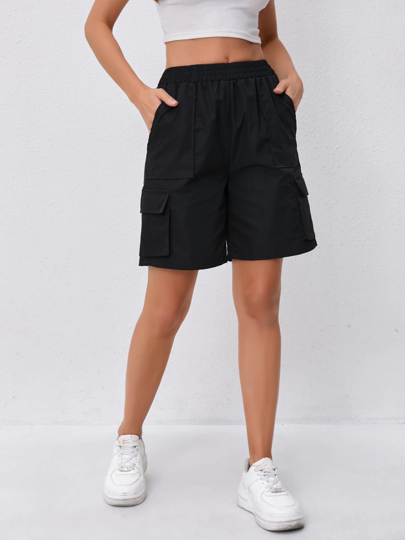 Women'S Y2K High-Waisted Cropped Cargo Shorts with Side Pockets for Outdoor Casual Sports.
Women'S Y2K High-Waisted Cropped Cargo Shorts with Side Pockets for Outdoor Casual Sports.