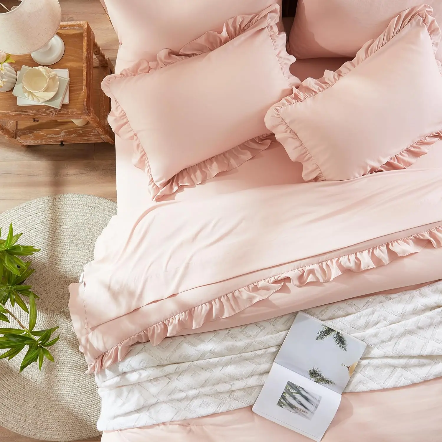 Комплект постельного белья Queen Comforter Set, 7 предметов, розовый, в стиле шебби-шик, с оборками, на все сезоны, включая простыни
Комплект постельного белья Queen Comforter Set, 7 предметов, розовый, в стиле шебби-шик, с оборками, на все сезоны, включая простыни