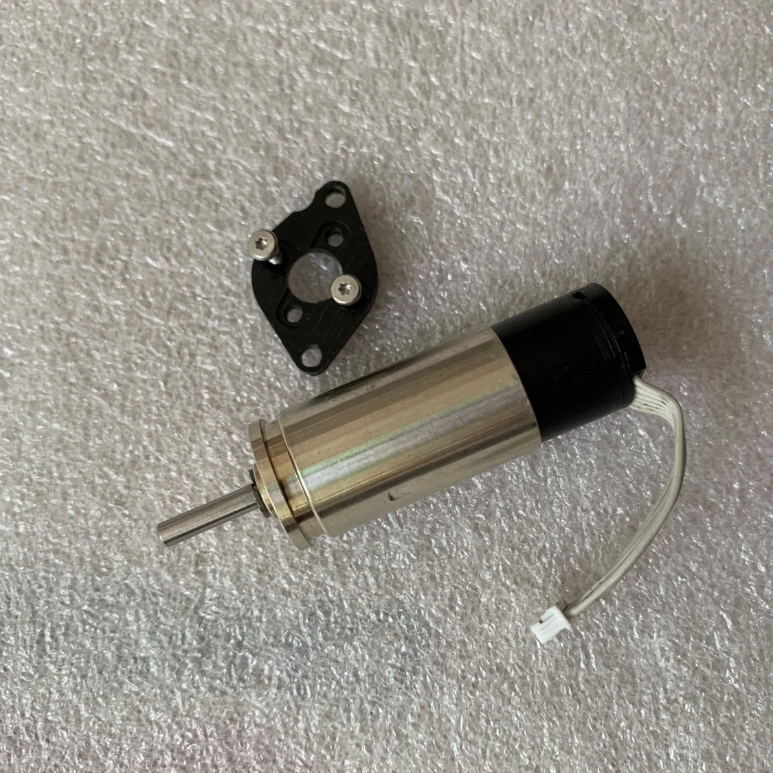 von Hubble Hollow Cup Geared Motor with 512 Encoder 1524E018S 15/5 22:1
von Hubble Hollow Cup Geared Motor with 512 Encoder 1524E018S 15/5 22:1