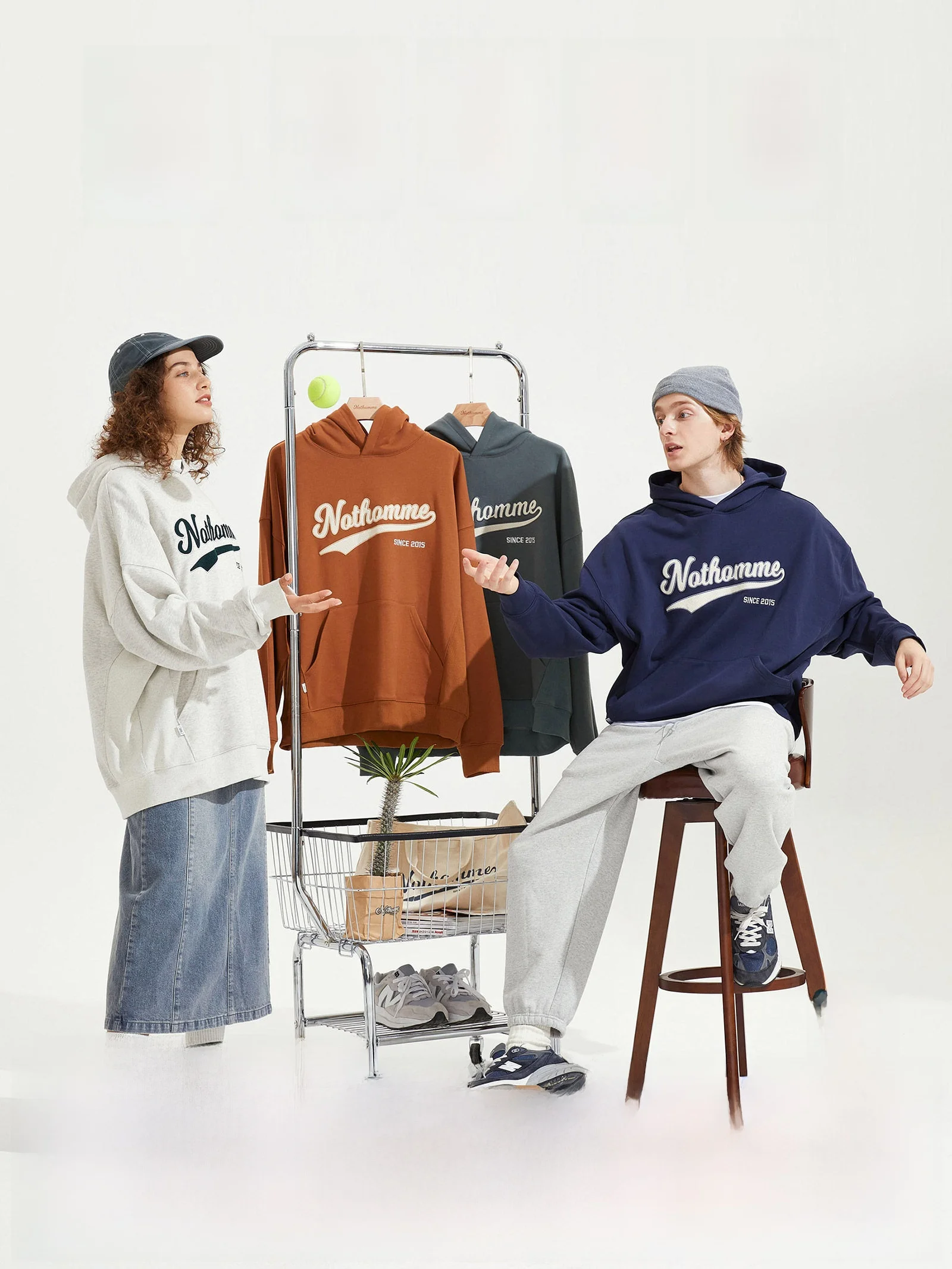 Nome Heavyweight Hoodie Sweatirt with Embroidered Logo for Men Loose Fit Overhead Trendy Autumn Casual Streetwear
Nome Heavyweight Hoodie Sweatirt with Embroidered Logo for Men Loose Fit Overhead Trendy Autumn Casual Streetwear