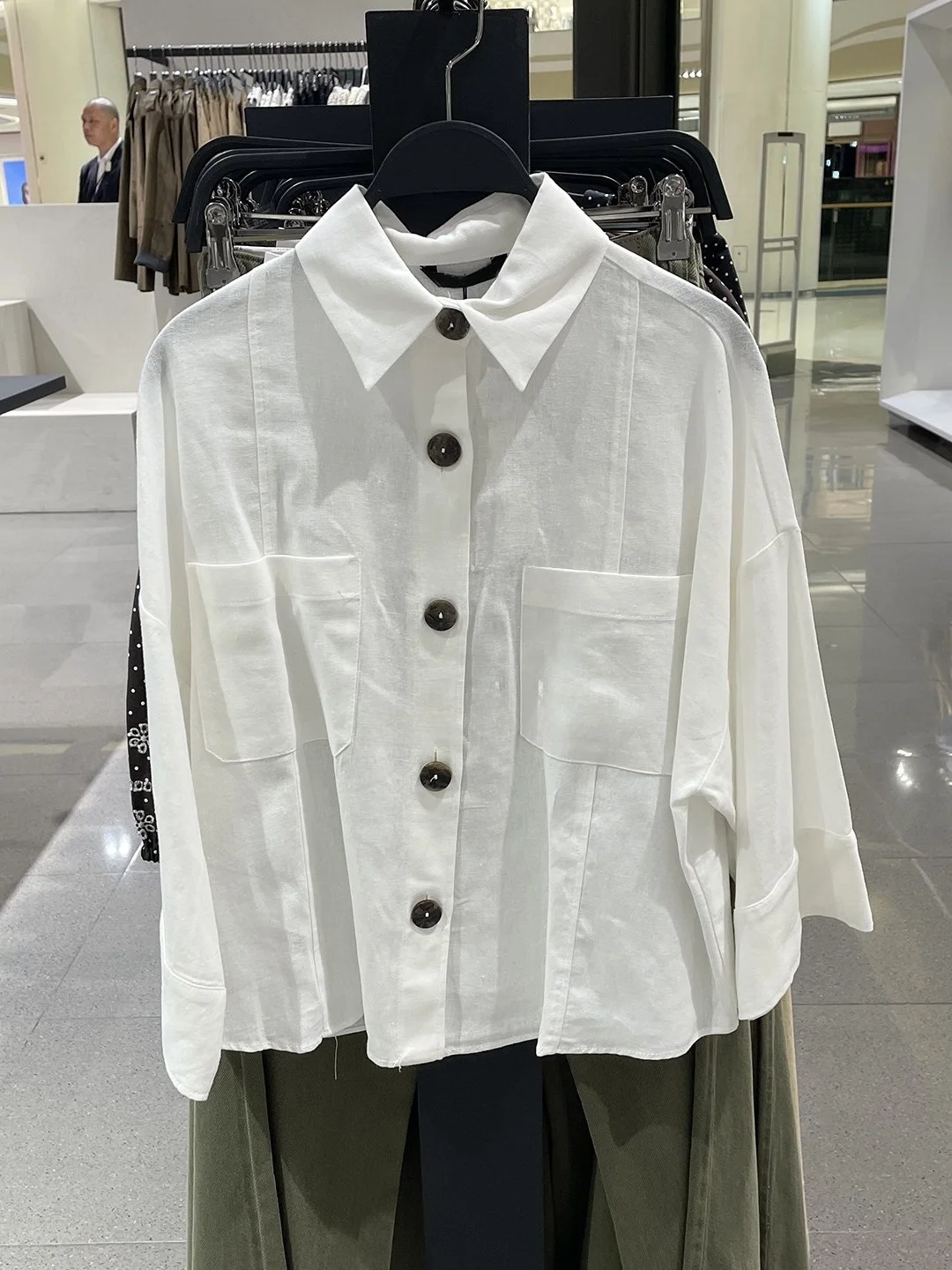 Spring Summer 2026 Loose Fit Casual Long Sleeve Shirt Women's Wide Sleeve Turn-down Collar Versatile Comfortable Fashionable
Spring Summer 2026 Loose Fit Casual Long Sleeve Shirt Women's Wide Sleeve Turn-down Collar Versatile Comfortable Fashionable